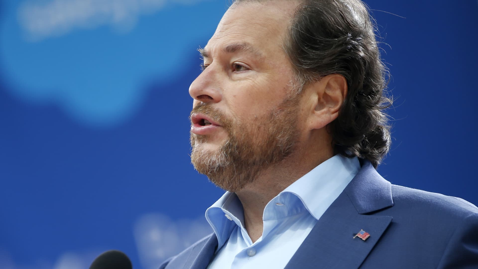 salesforce-stock-falls-over-5%-on-earnings-and-sudden-departure-of-co-ceo-bret-taylor