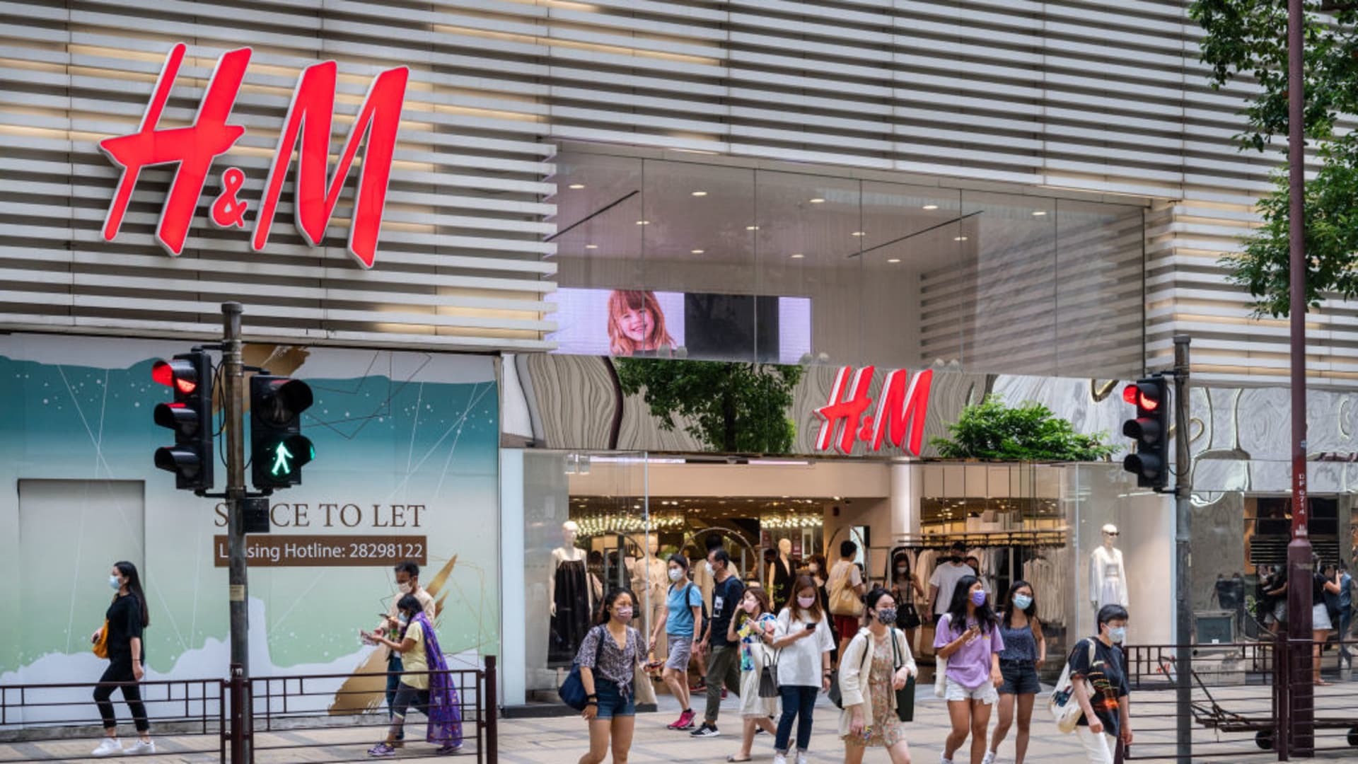 fashion-retailer-h&m’s-profit-tumbles-more-than-expected-as-costs-bite