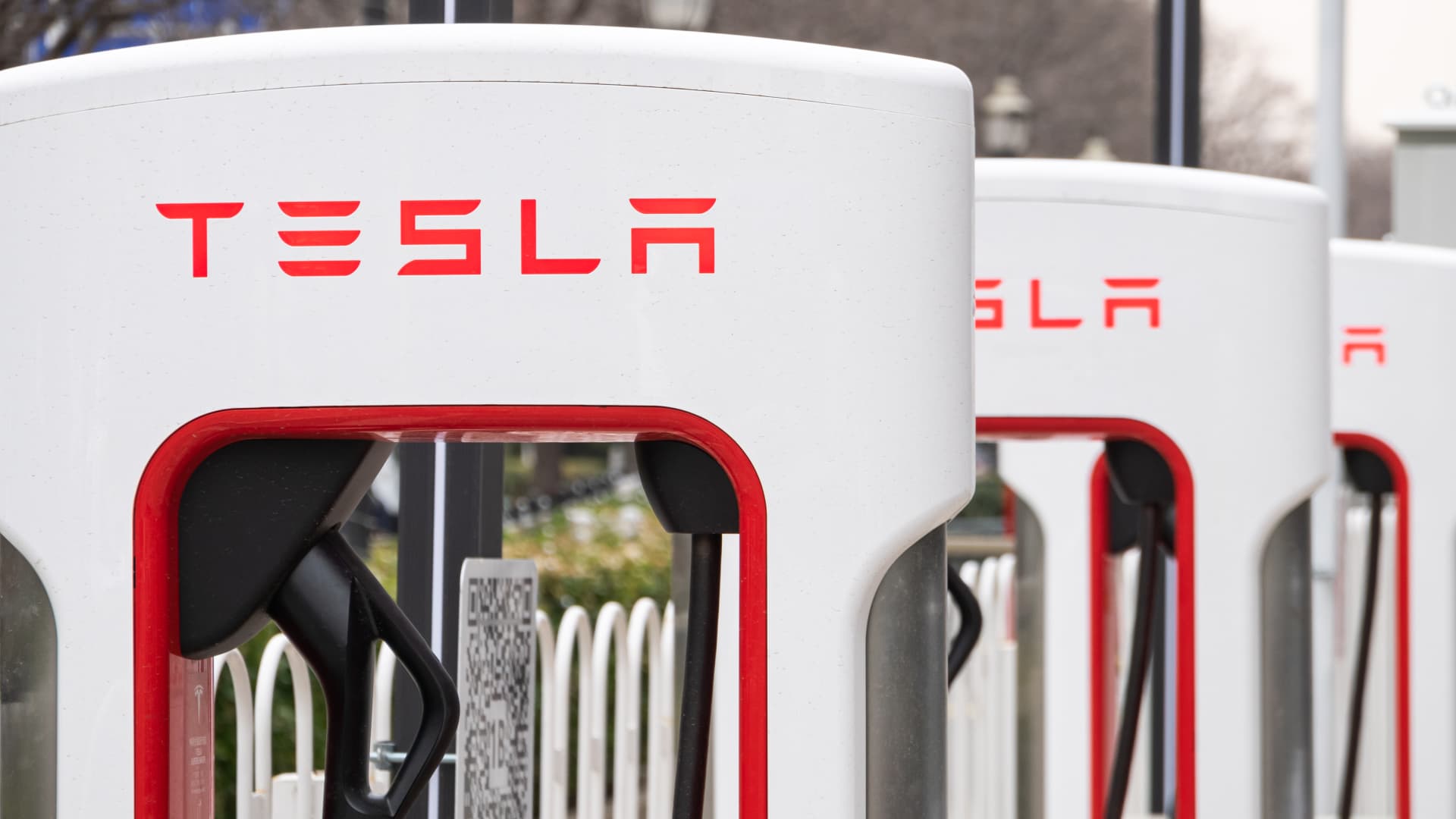 tesla-reports-422,875-deliveries-for-first-quarter-of-2023