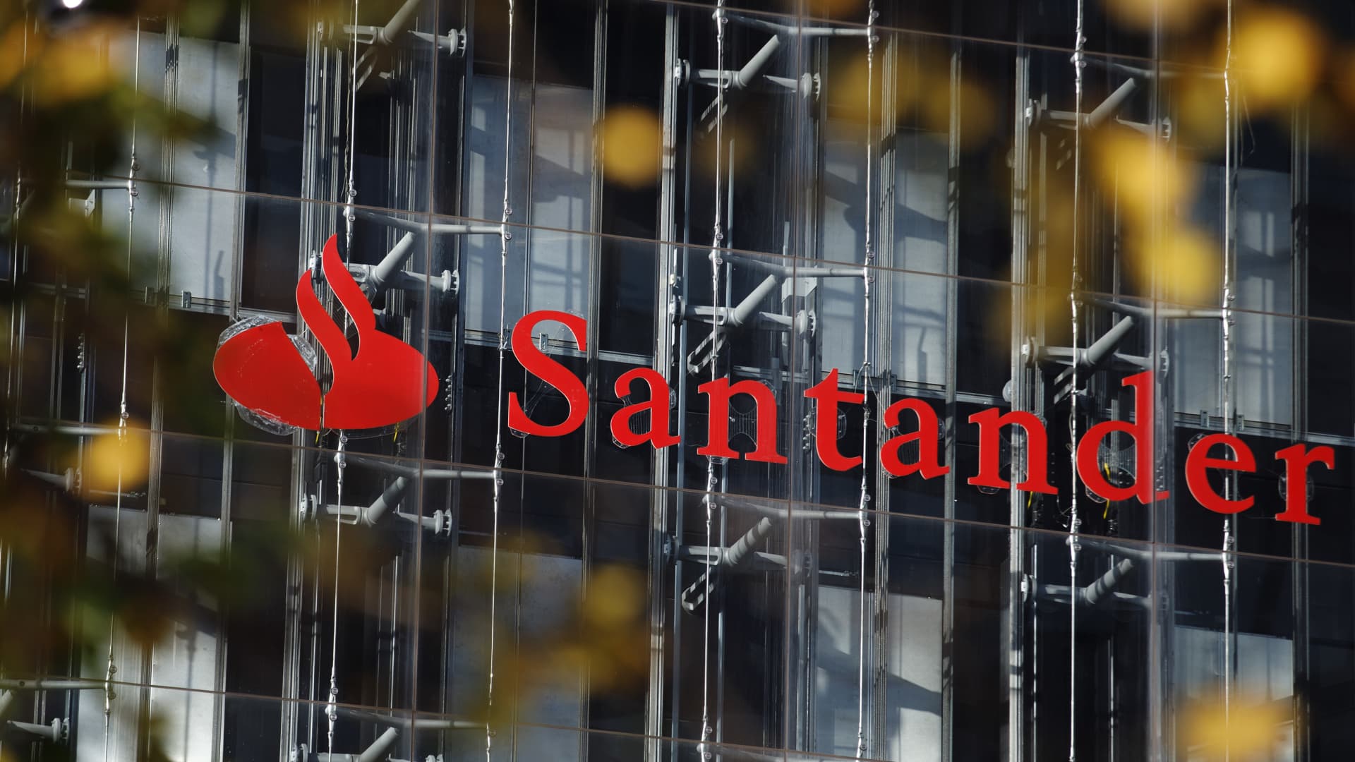 santander-q1-net-profit-up-in-europe,-offsetting-weaker-brazil-and-us.-units