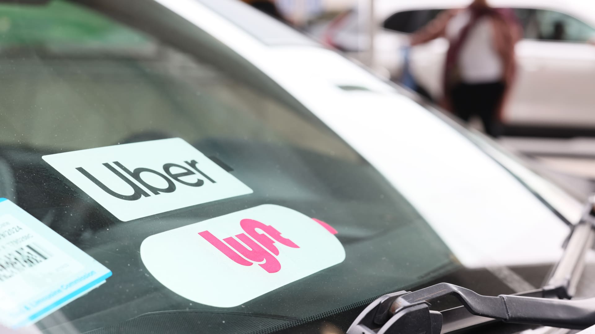 lyft-shares-plunge-15%-on-weak-second-quarter-guidance