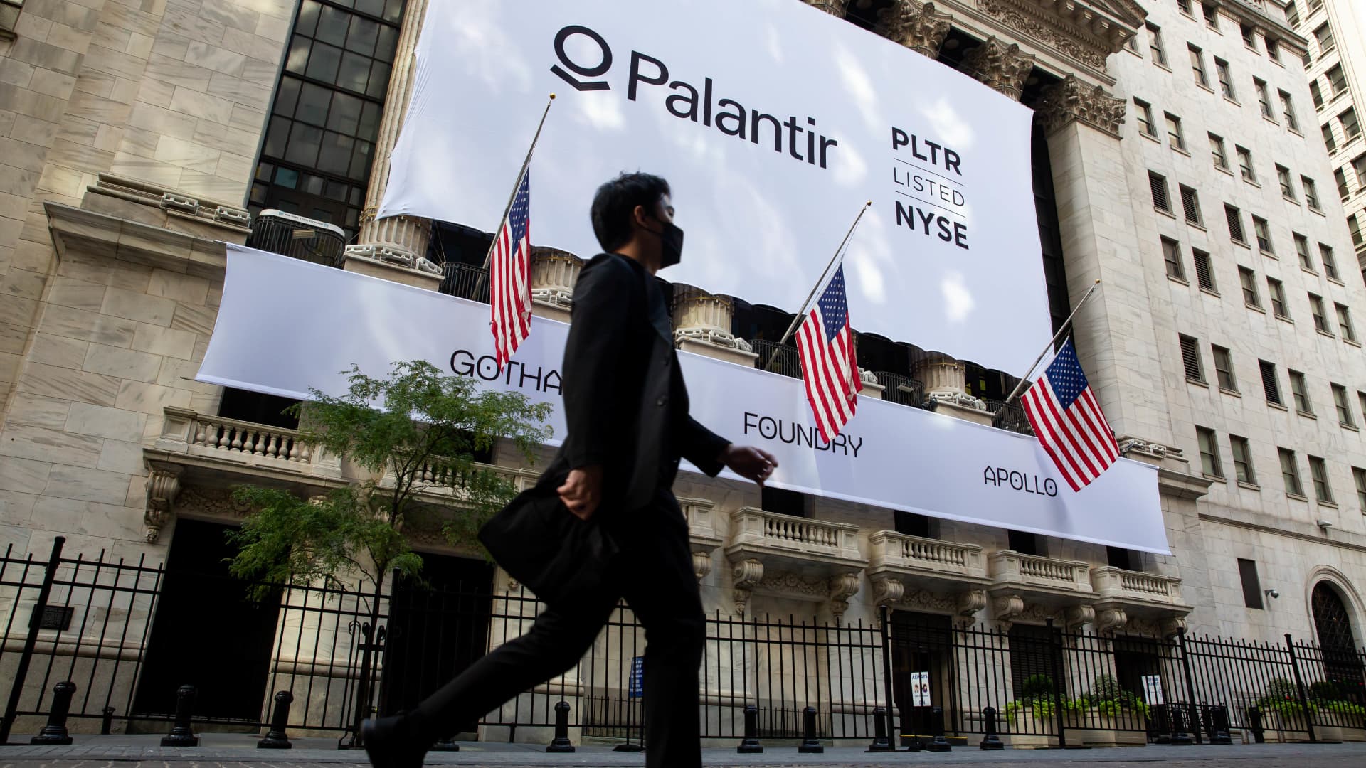 stocks-making-the-biggest-moves-premarket:-palantir,-skyworks,-under-armour-&-more