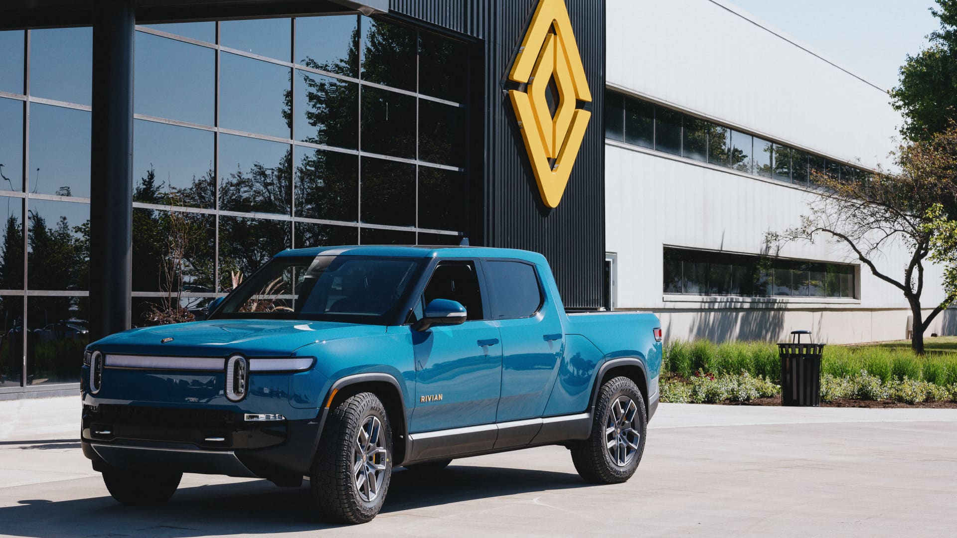 rivian-reports-a-narrower-than-expected-quarterly-loss,-reaffirms-ev-production-target