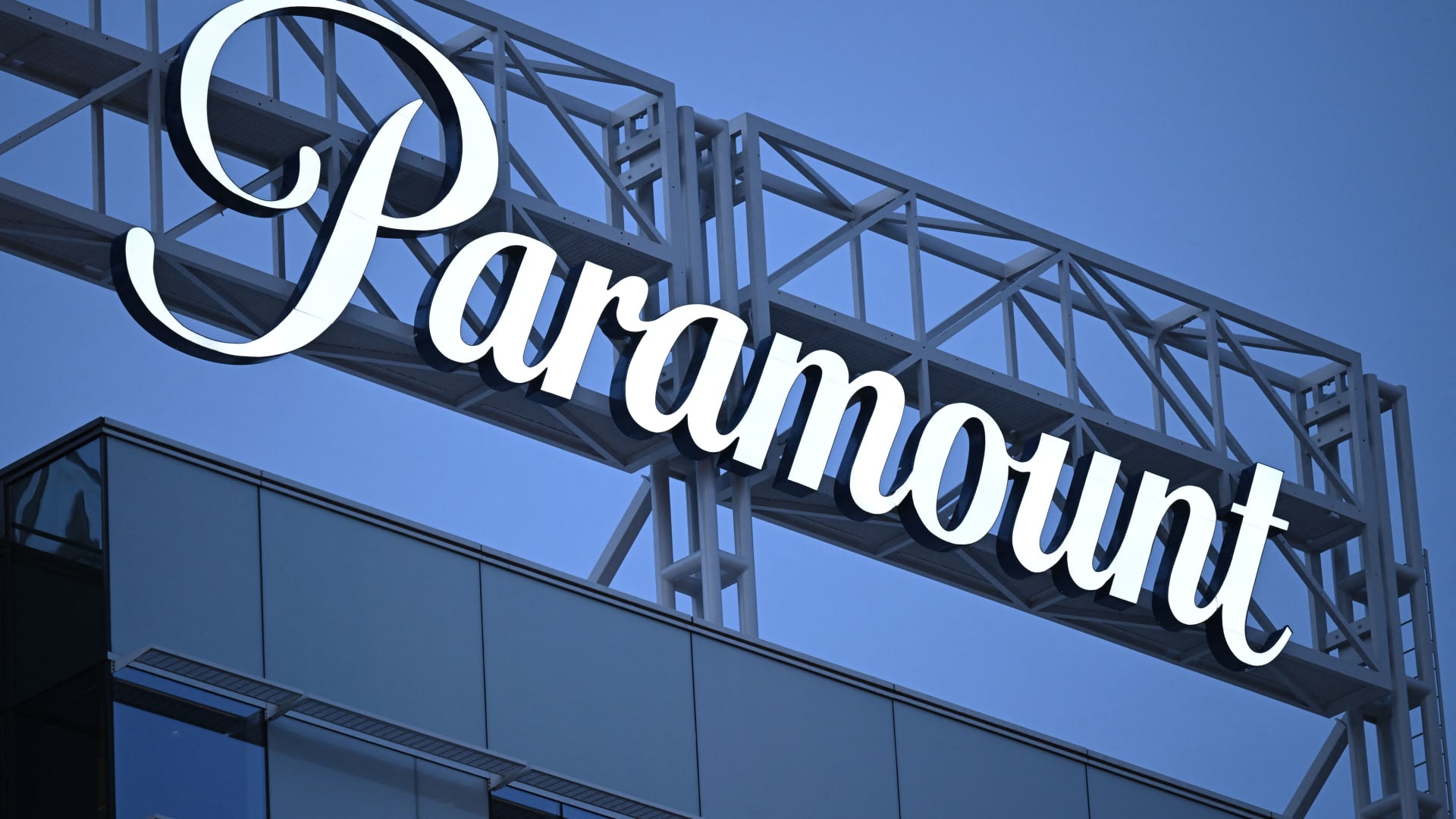 paramount-pops-after-buffett’s-favorite-banker-makes-‘interesting’-bet-in-media-giant’s-key-shareholder