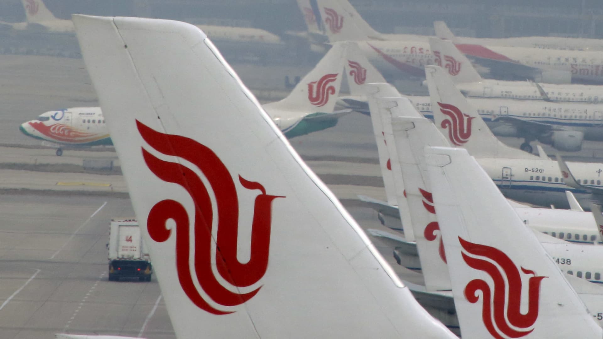 very-few-us.-china-flights-are-back-despite-the-end-of-covid