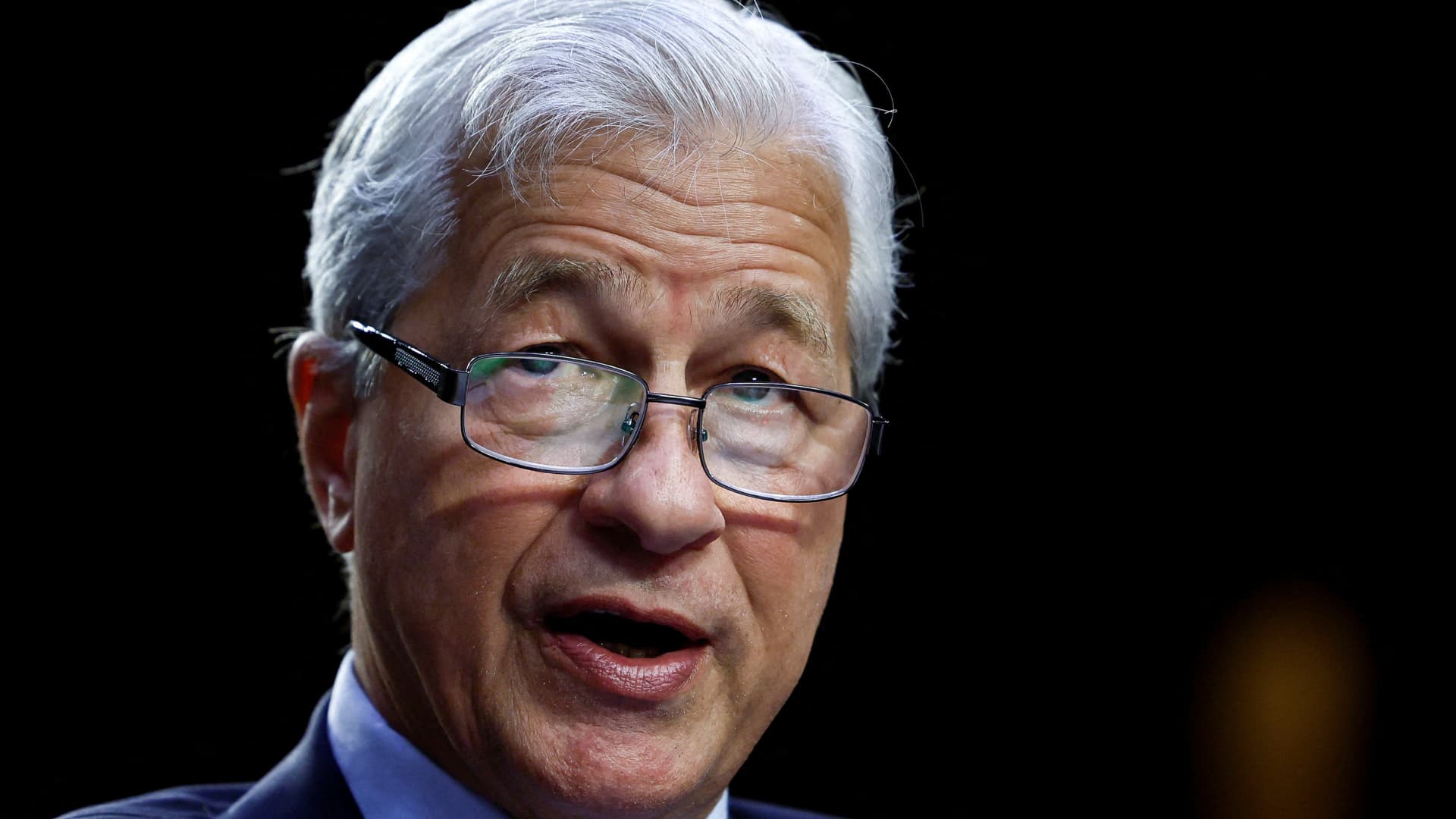 dimon-calls-for-washington-beijing-engagement-in-first-china-visit-since-2021-controversy