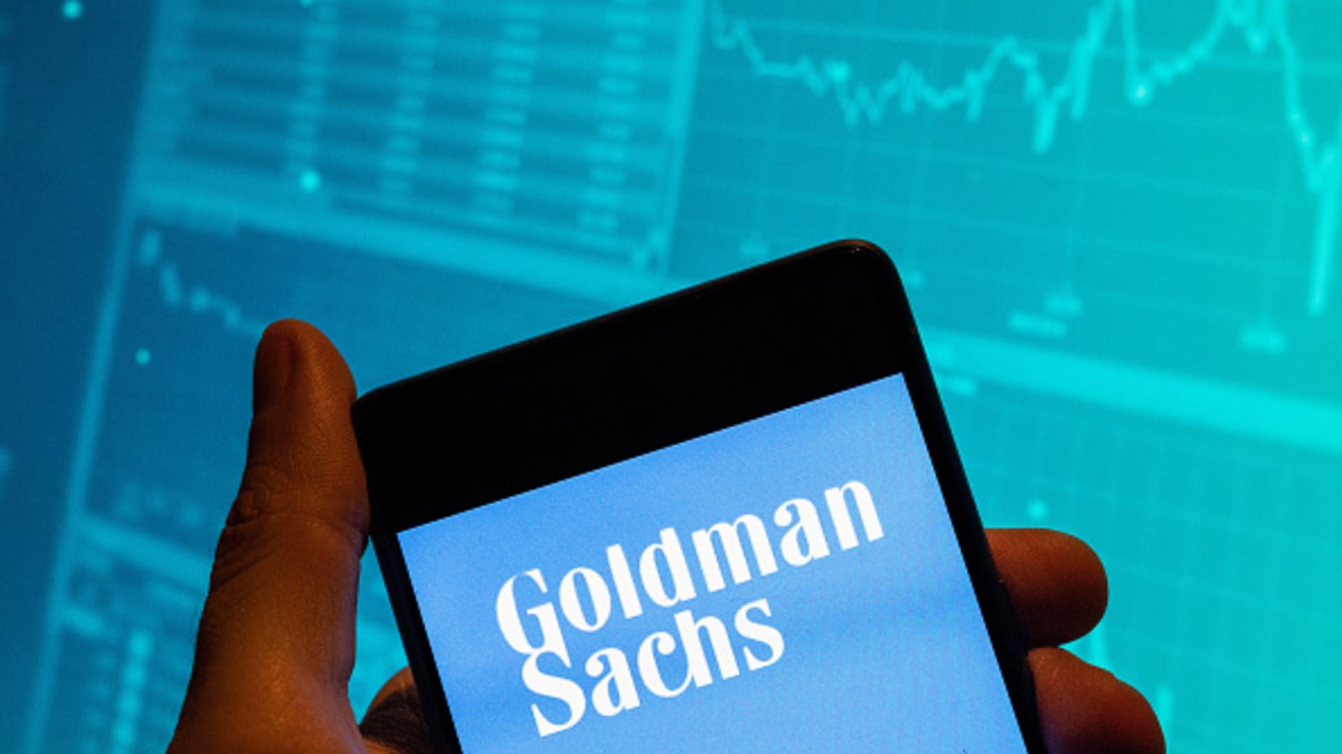 goldman-in-talks-to-offload-apple-credit-card,-savings-products-to-american-express,-source-says