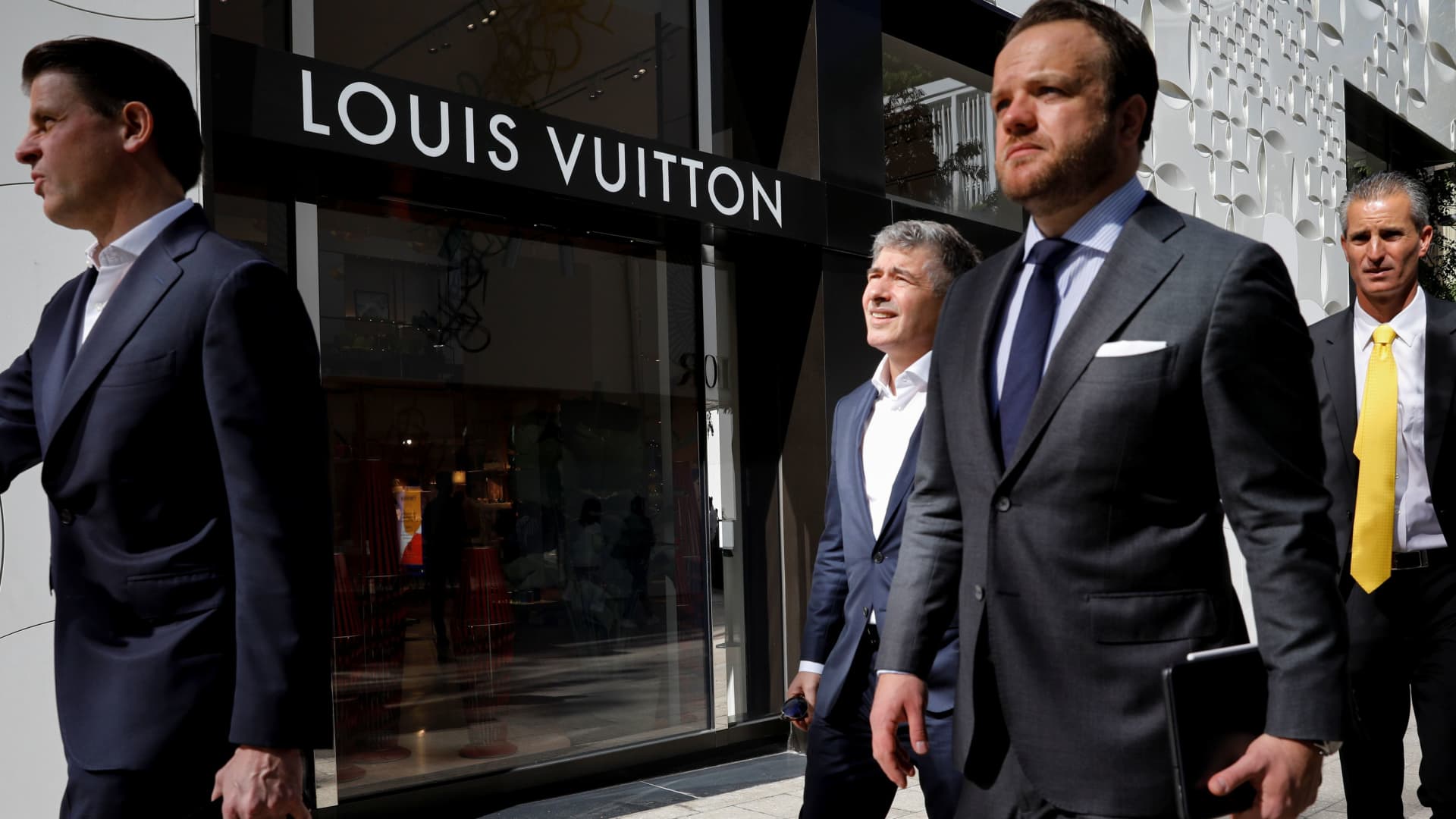 lvmh-earnings-suggest-luxury-spending-is-suddenly-slowing-in-the-us.