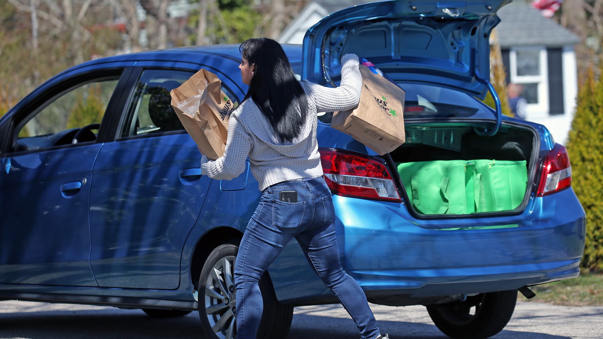 online-grocery-firm-instacart-seeks-up-to-$7.7-billion-valuation-in-ipo