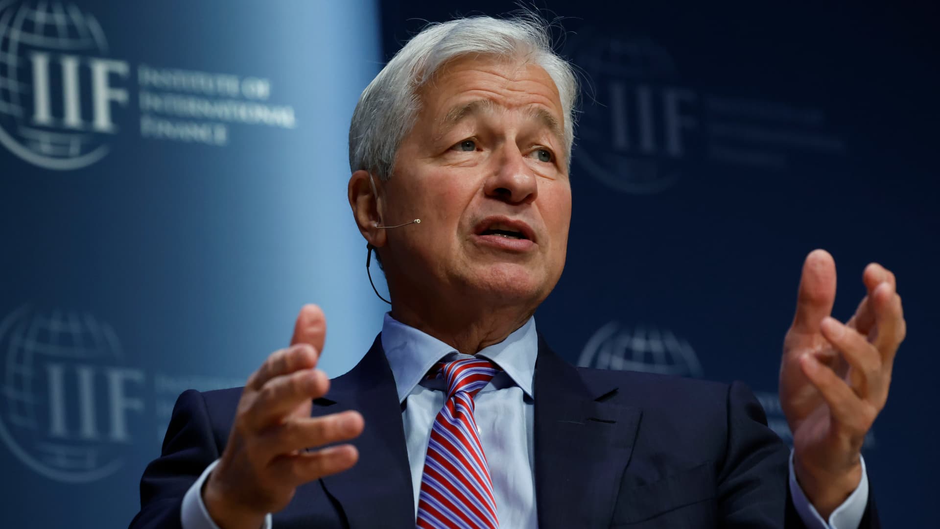 jamie-dimon-says-it’s-a-‘huge-mistake’-to-think-economy-will-boom-with-so-many-risks-out-there