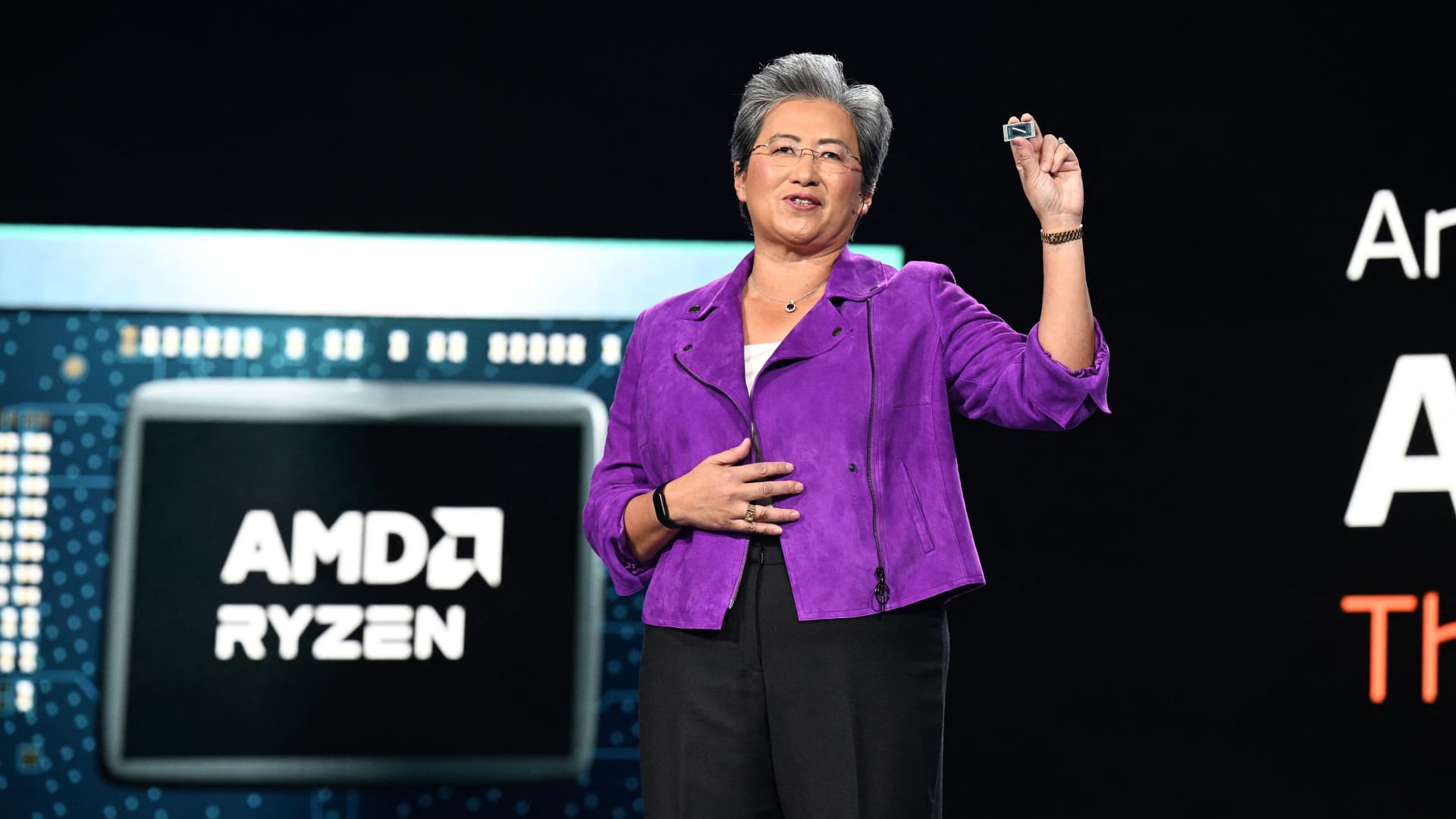 amd-gives-soft-fourth-quarter-guidance,-but-expects-to-sell-$2-billion-of-ai-chips-next-year