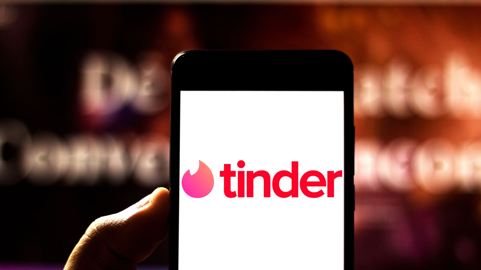 match-group-stock-plunges-after-decline-in-people-paying-for-tinder