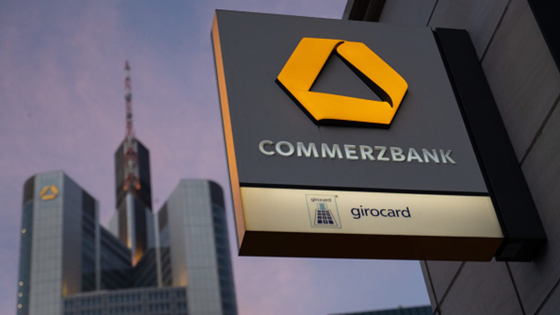 commerzbank-q3-net-profit-more-than-triples,-beats-expectations