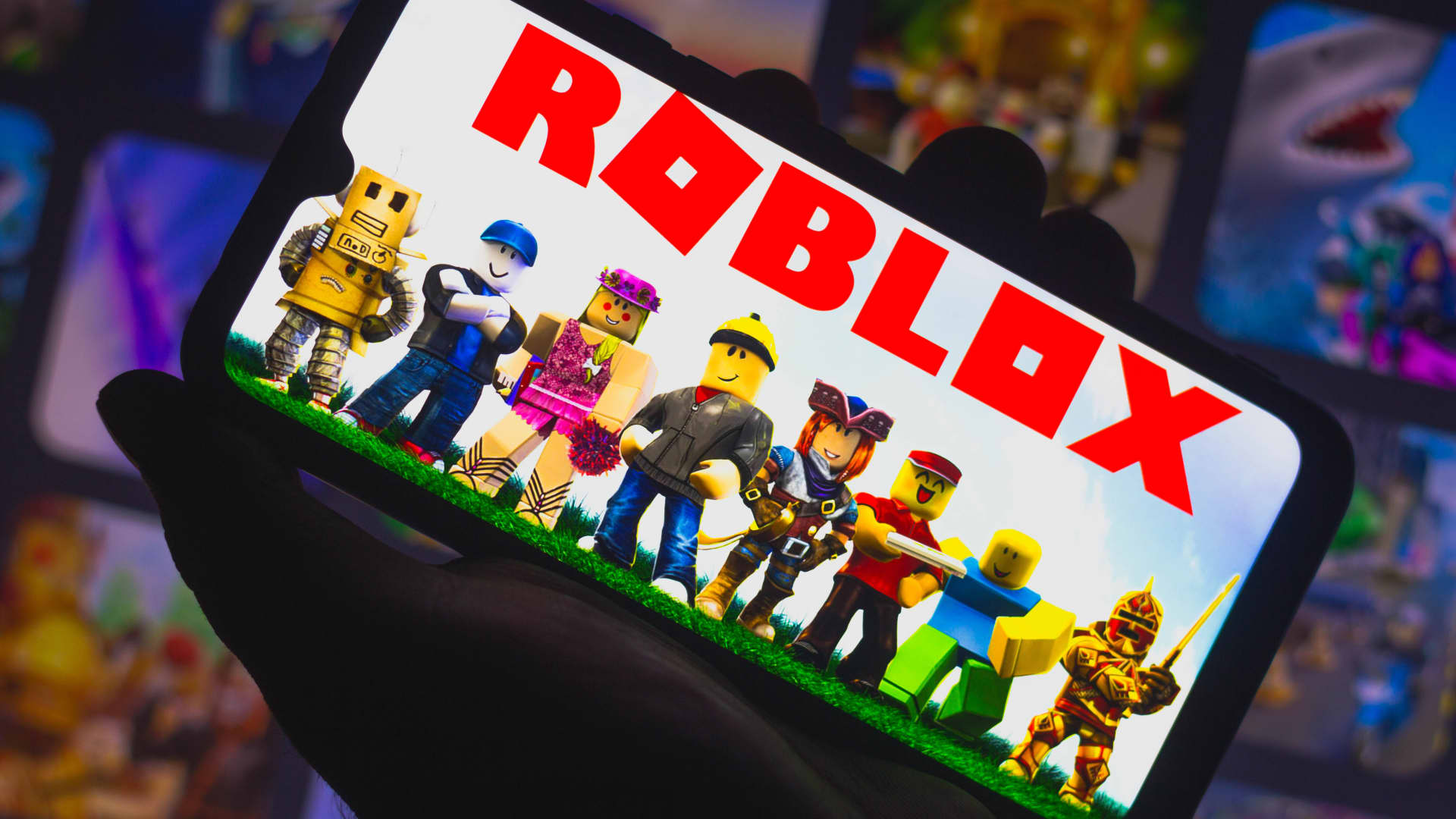 shares-of-roblox-pop-12%-after-company’s-third-quarter-results-beat-estimates