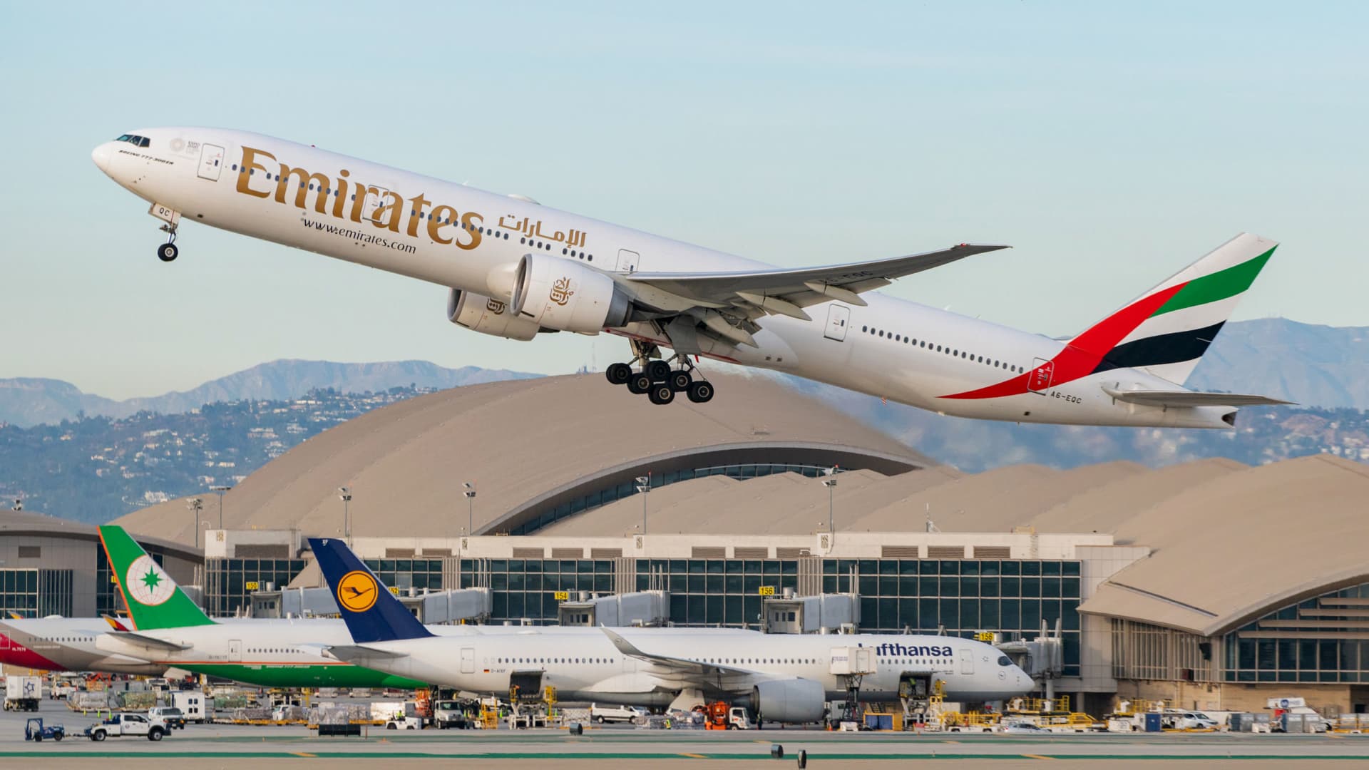 emirates-group-posts-record-half-year-profit-of-$2.7-billion