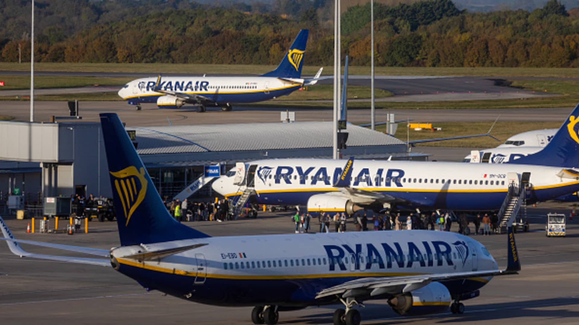 ryanair-trims-annual-profit-forecast-after-travel-agents-halt-sales