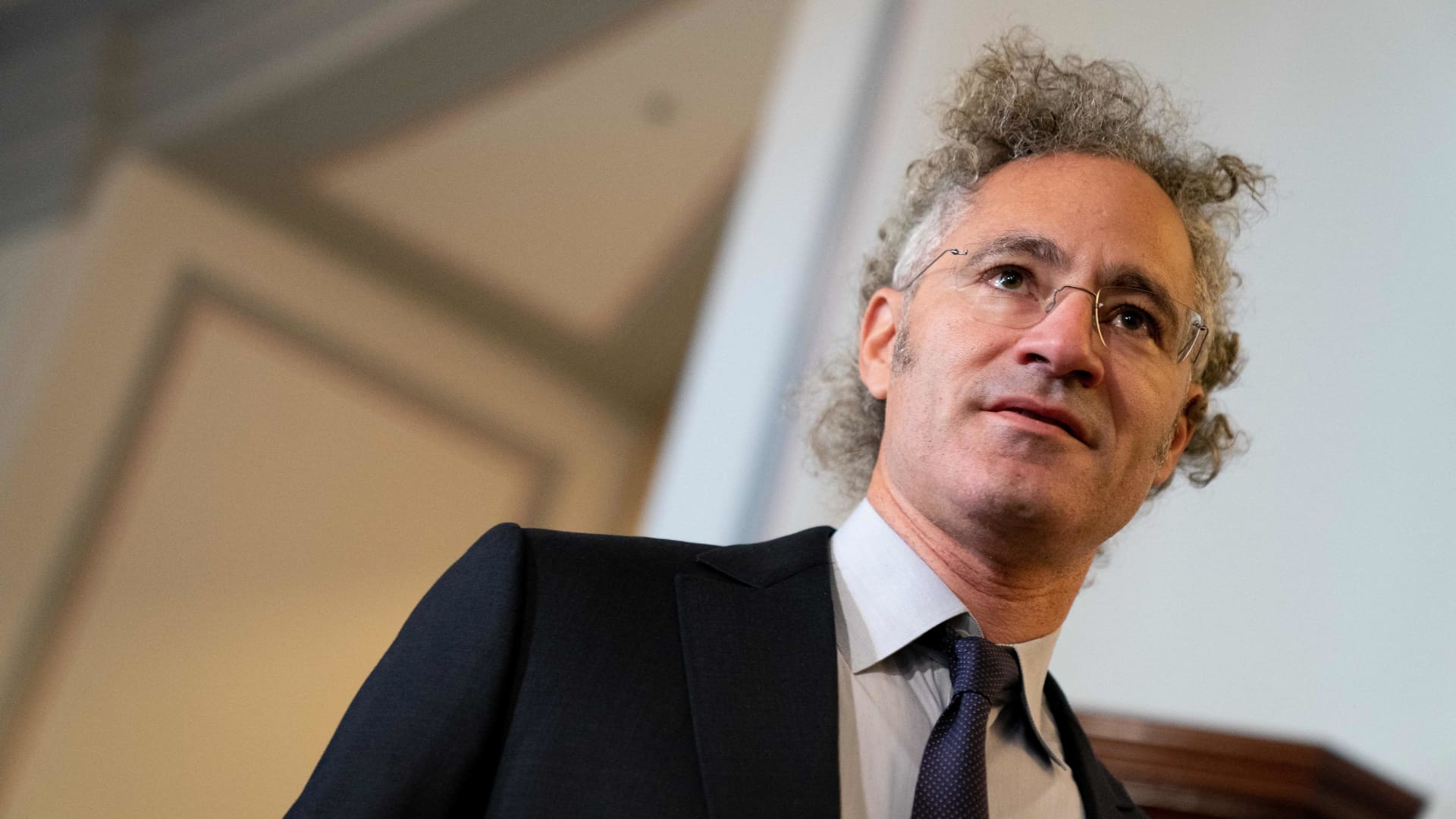 palantir-stock-jumps-19%-on-revenue-beat