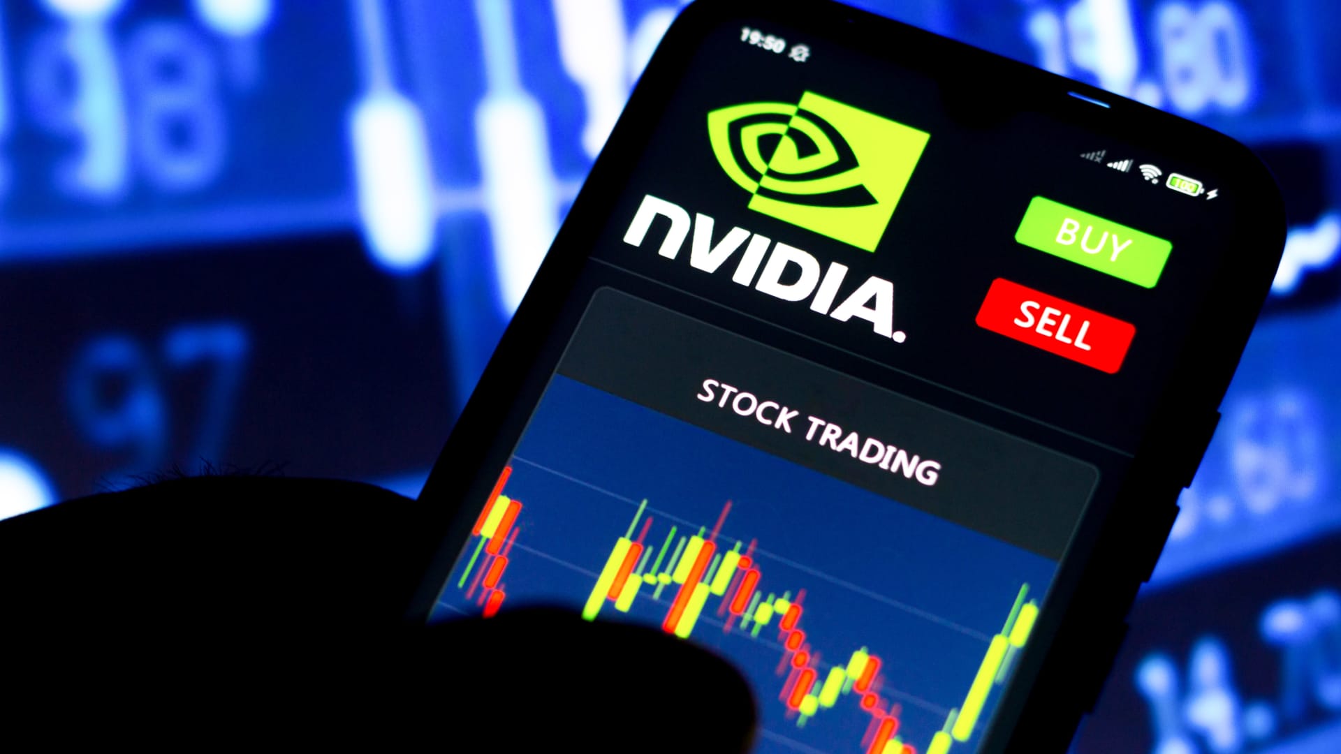 nvidia-rally-is-fueling-fomo-in-the-overall-market,-evercore’s-julian-emanuel-warns