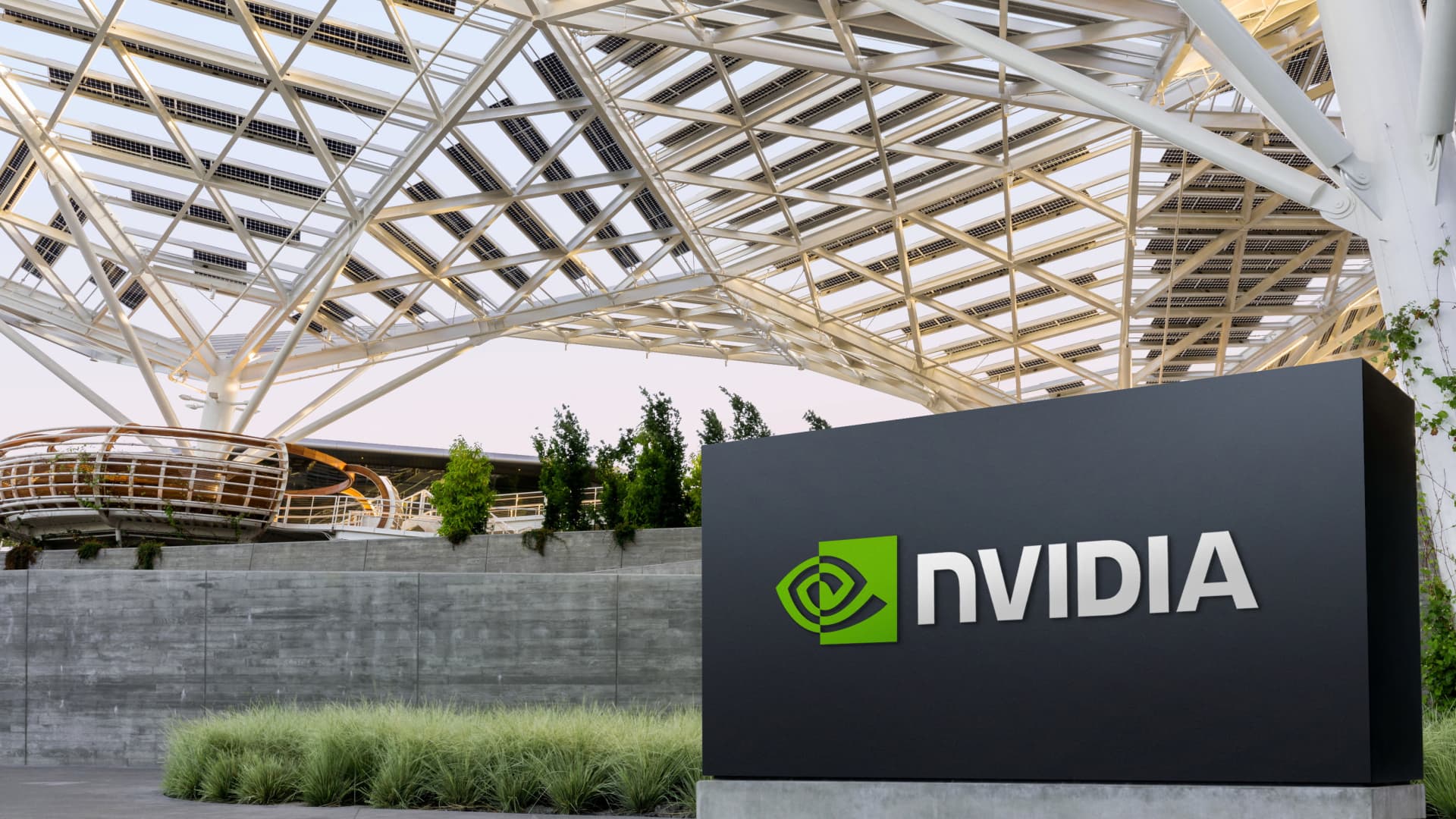 stocks-making-the-biggest-moves-midday:-nvidia,-walmart,-discover-financial-and-more