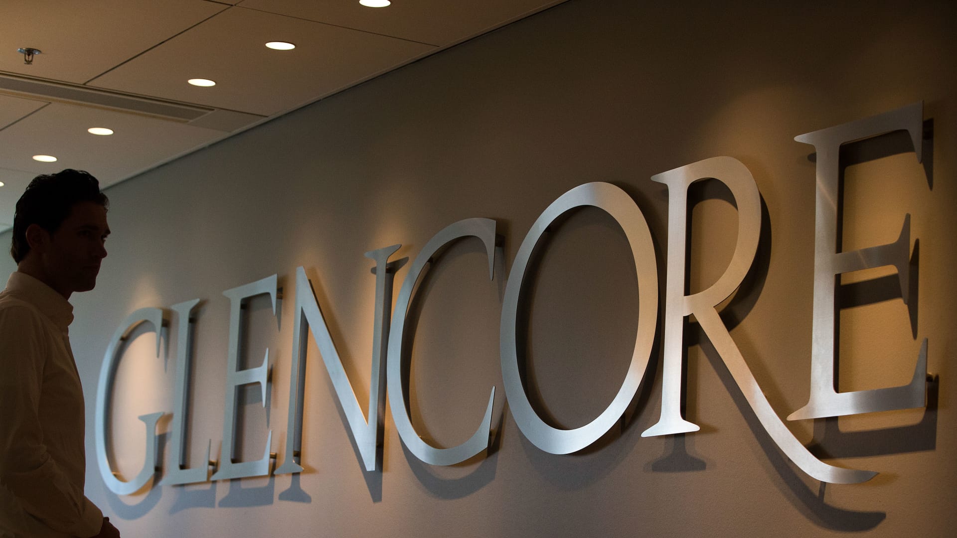 glencore’s-2023-earnings-halve-on-lower-commodity-prices