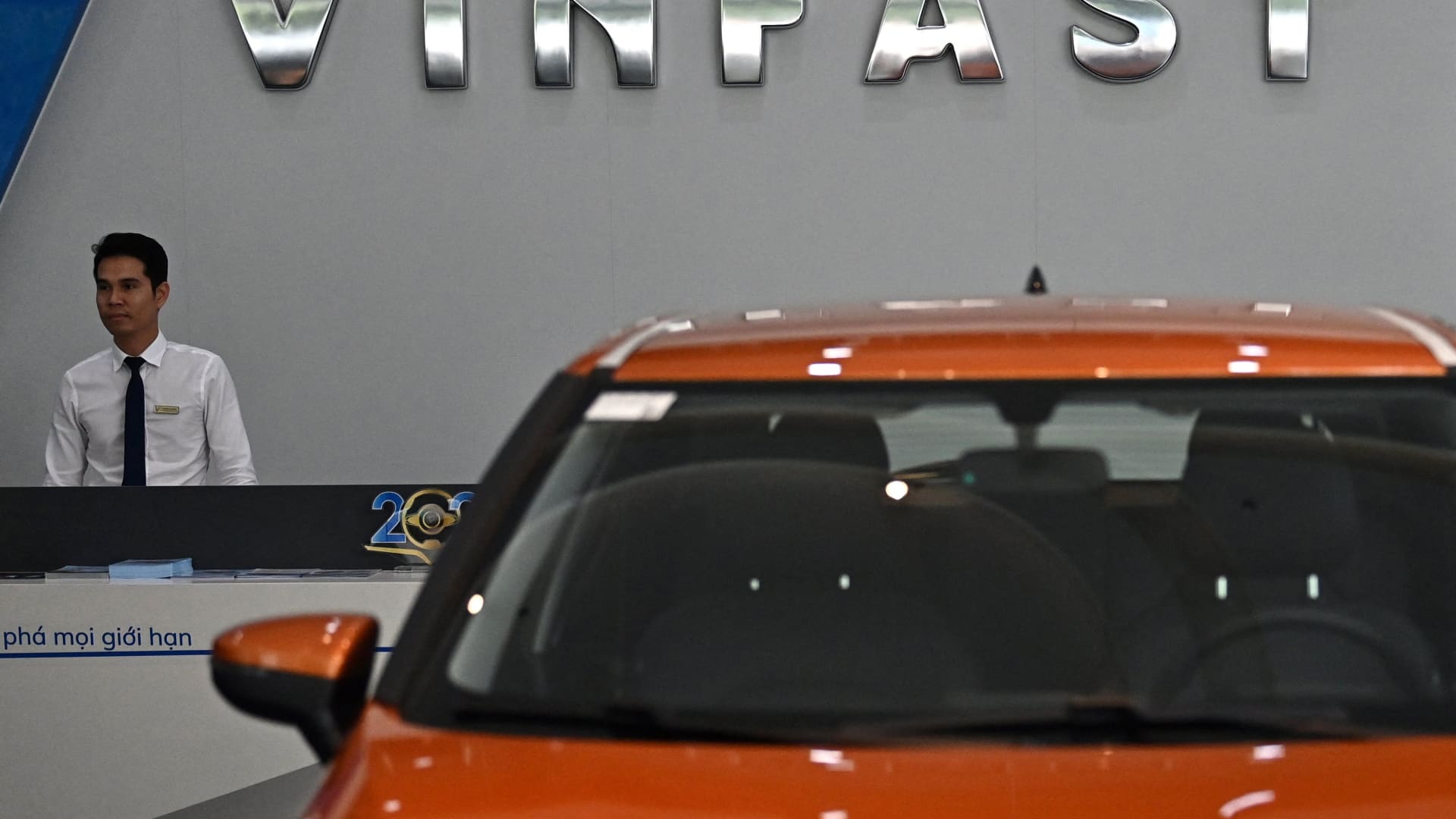 vinfast-loss-widens-in-fourth-quarter,-confident-of-achieving-2024-sales-goals