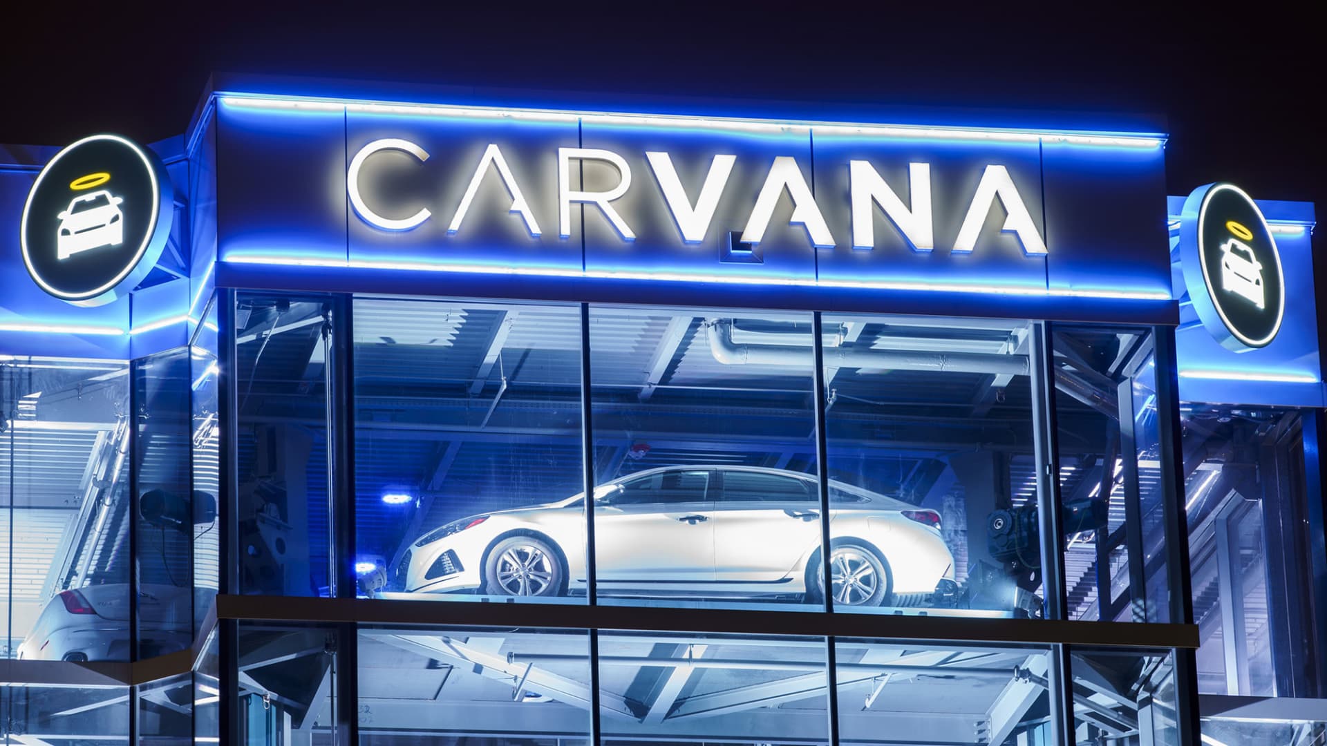 carvana-shares-soar-as-it-reports-first-ever-profit,-forecasts-strong-q1