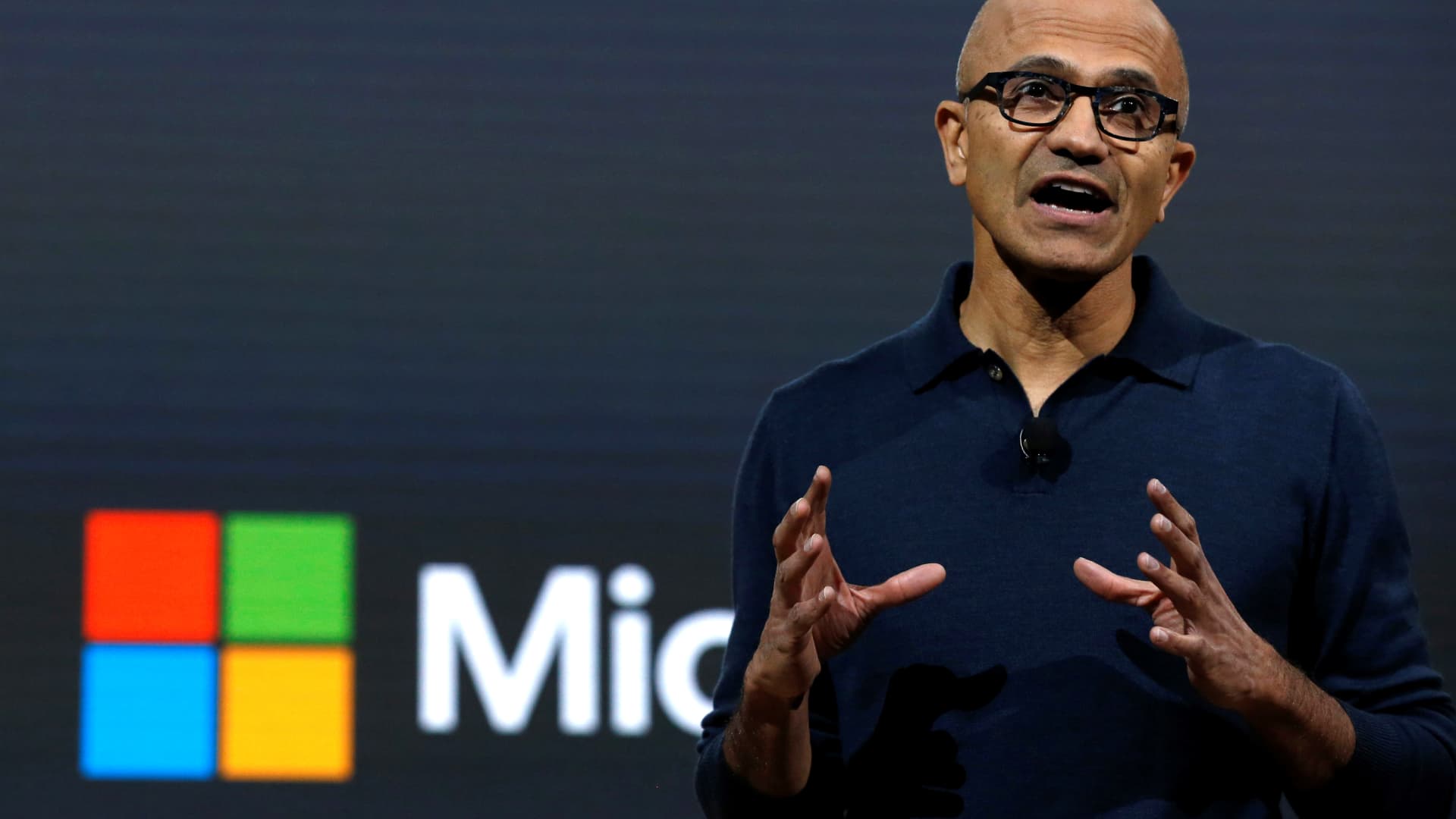 microsoft-shares-jump-4%-after-the-big-ai-winner-delivers-in-all-the-right-places