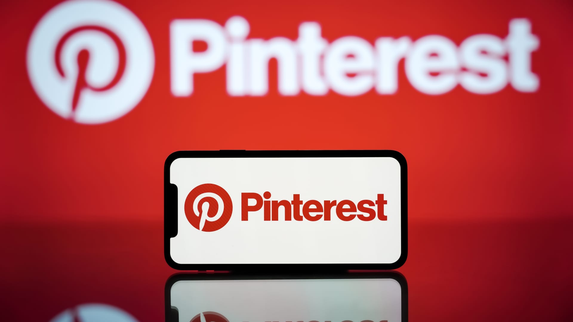 pinterest-shares-soar-18%-on-earnings-beat,-strong-revenue-growth