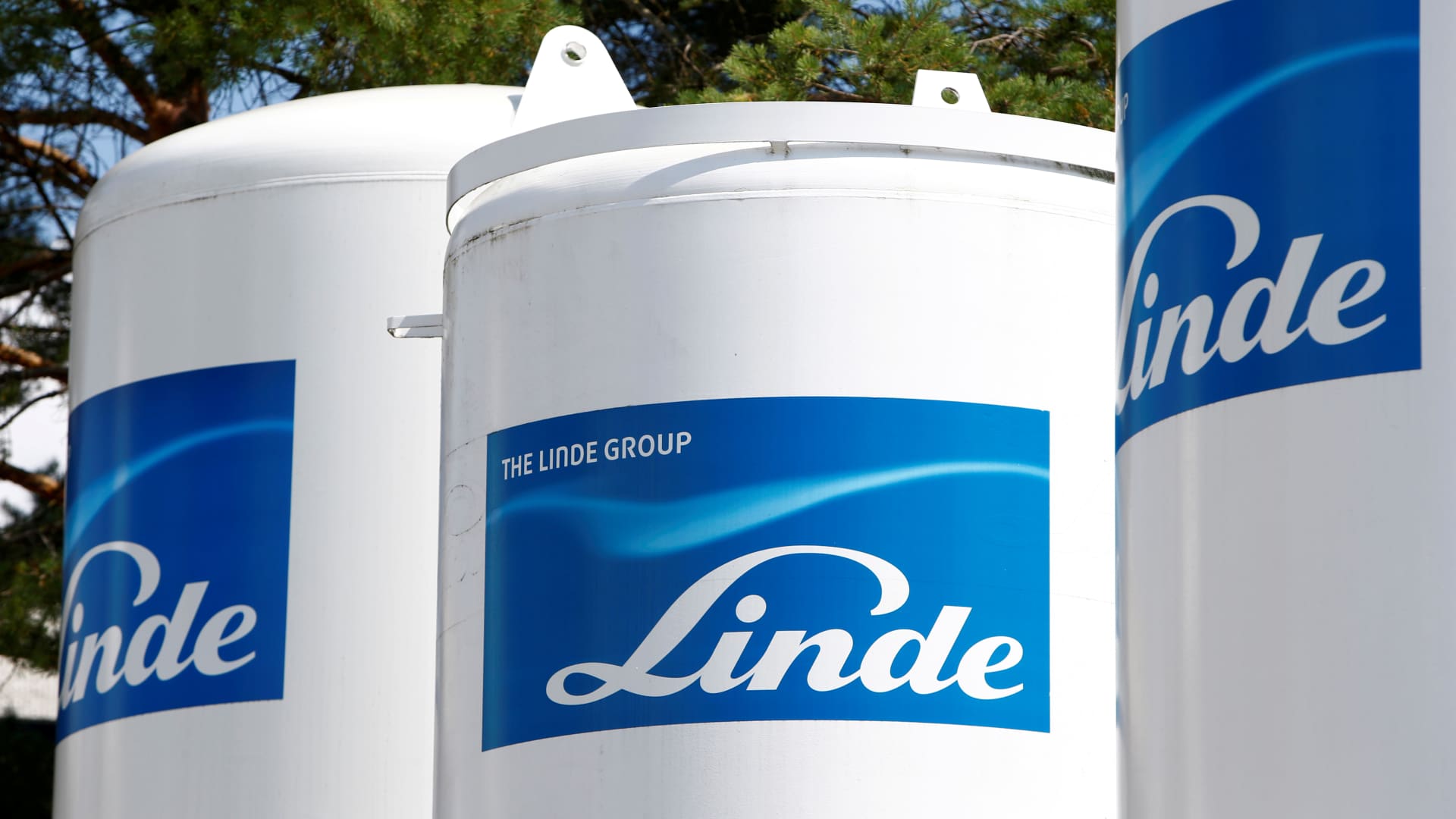 linde’s-guidance-leaves-investors-wanting-more.-we’re-saying-thanks-to-the-sellers