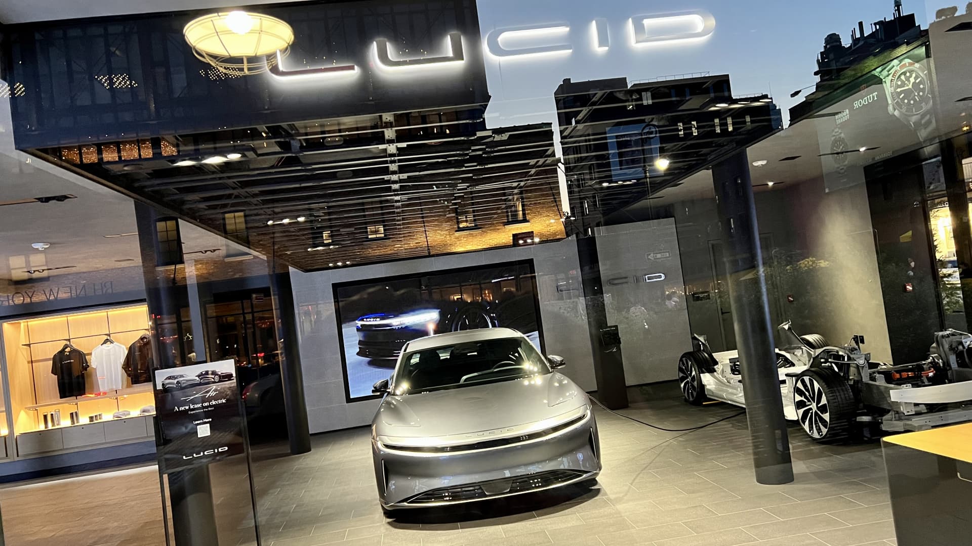 lucid-posts-quarterly-revenue-beat-as-luxury-ev-sedan-price-cuts-boost-sales