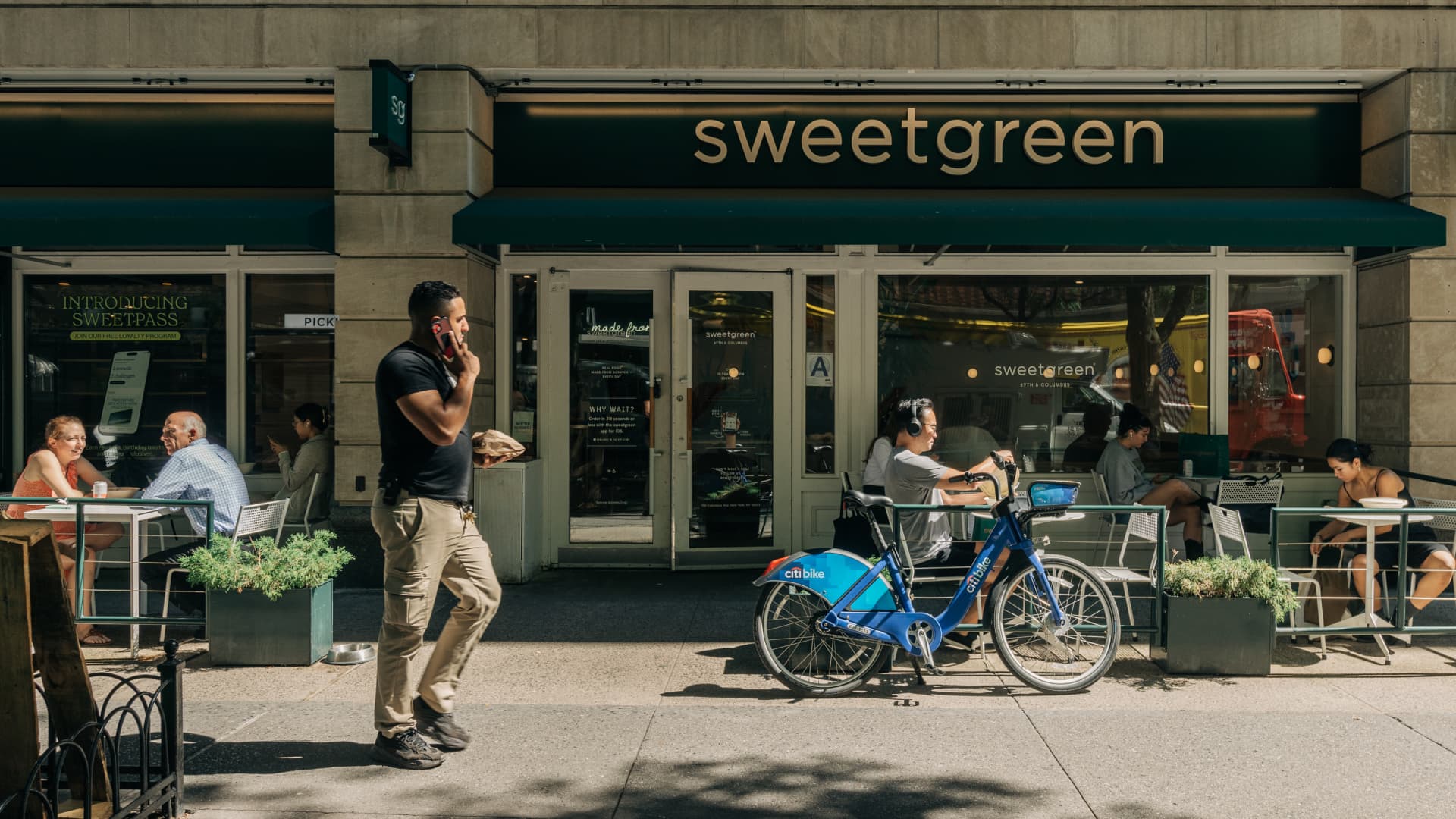 sweetgreen-shares-soar-35%-after-company-beats-revenue-expectations