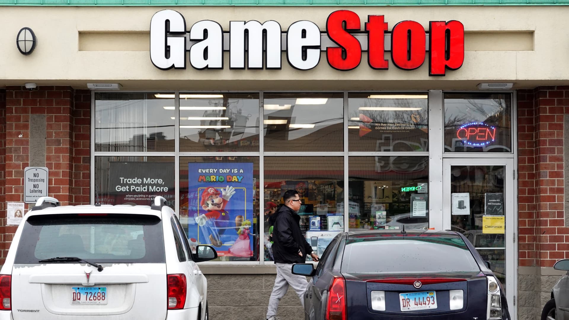 gamestop,-amc-decline-as-meme-stock-rally-fizzles-after-just-two-days