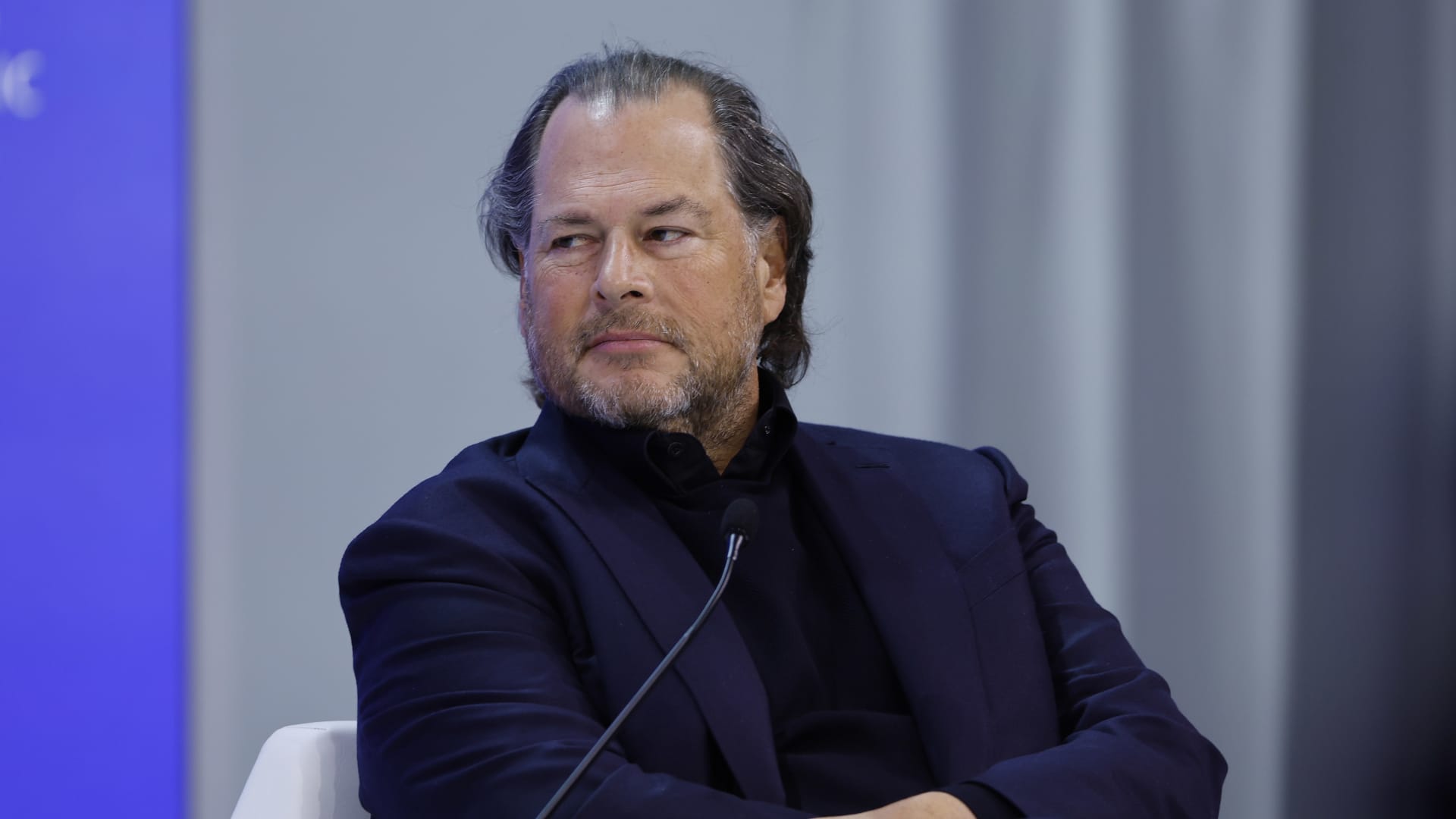 salesforce-shares-plunge-16%-on-first-revenue-miss-since-2006