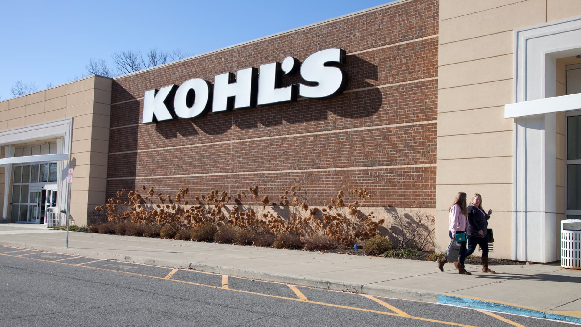 kohl’s-stock-plummets-25%-after-massive-earnings-miss