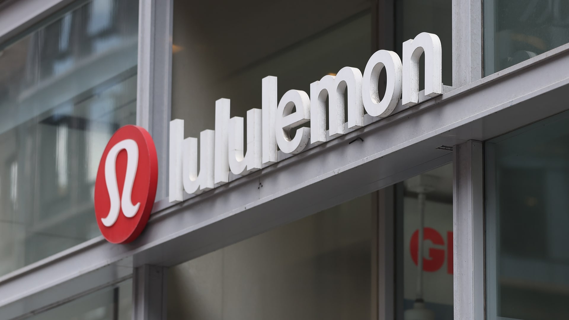 stocks-making-the-biggest-moves-after-hours:-lululemon,-five-below,-sprinklr-and-more