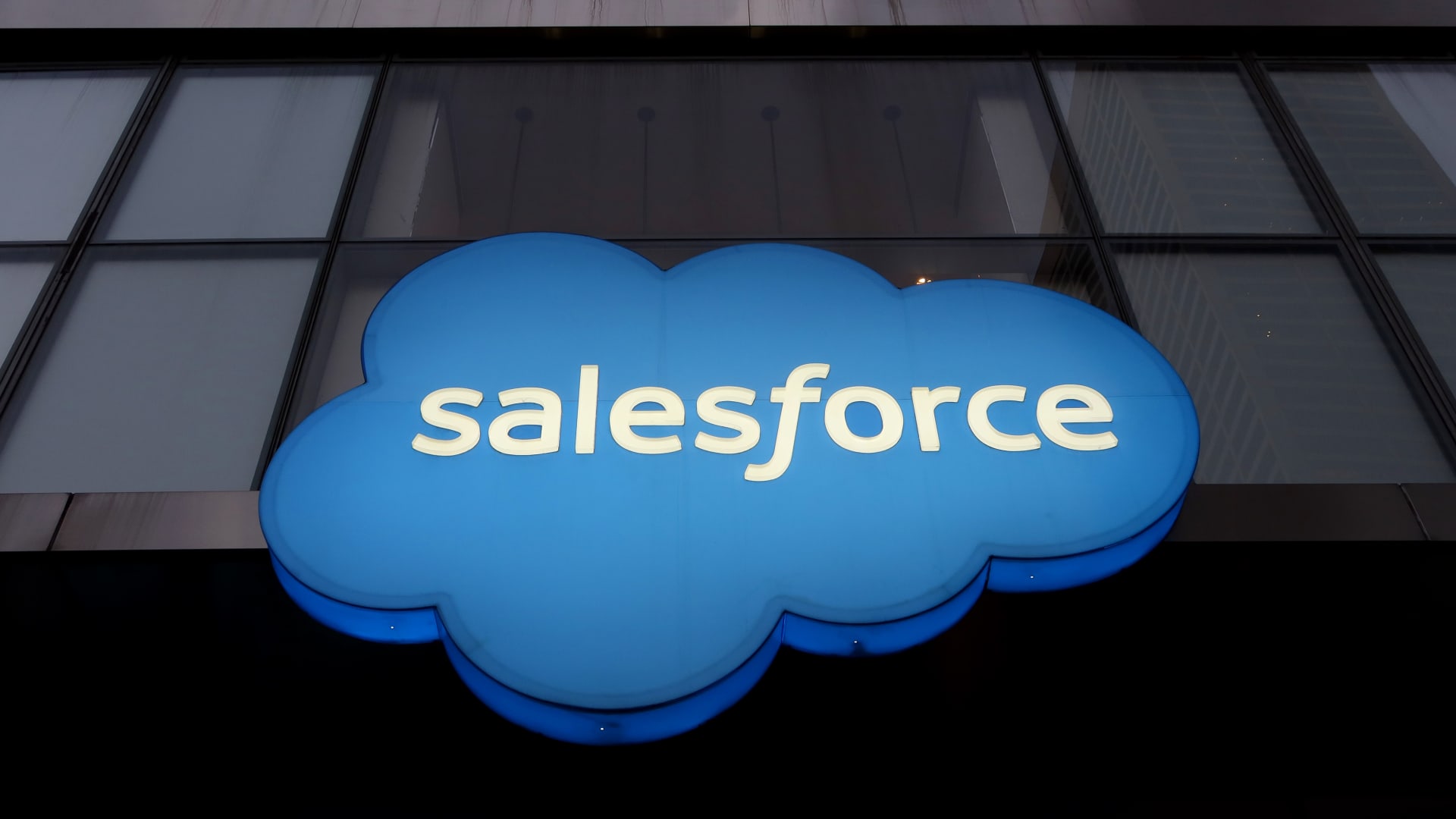 salesforce-to-open-new-ai-center-in-london-as-part-of-$4-billion-uk-investment