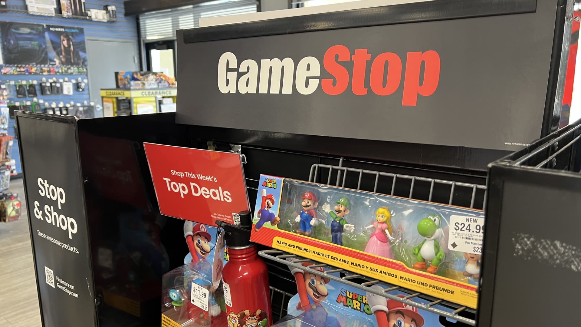 gamestop-raises-more-than-$2-billion-by-selling-75-million-shares,-capitalizing-on-meme-frenzy