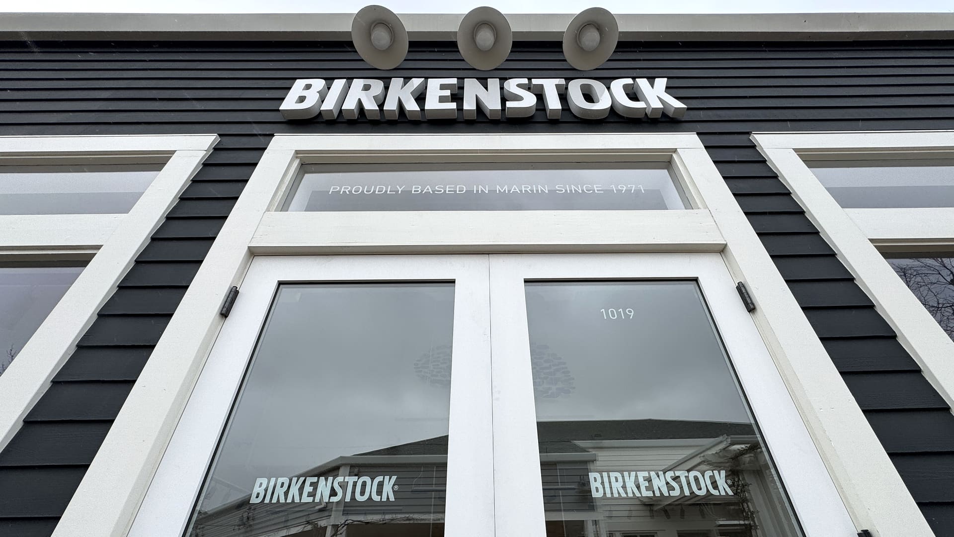 stocks-making-the-biggest-moves-premarket:-chewy,-birkenstock,-gamestop-and-more