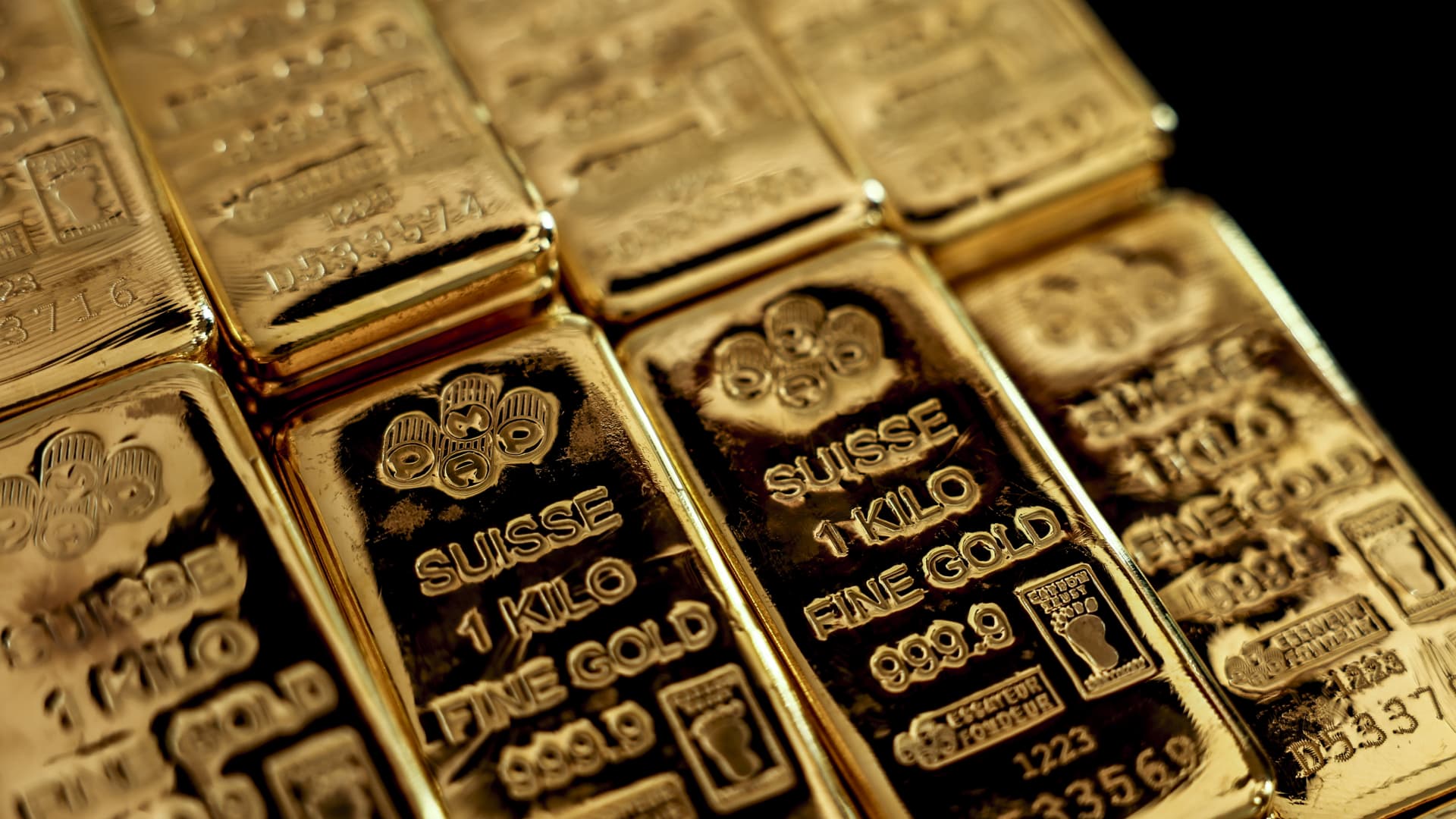 gold-jumps-to-record-above-$2,460-an-ounce-on-hopes-fed-will-soon-cut-rates