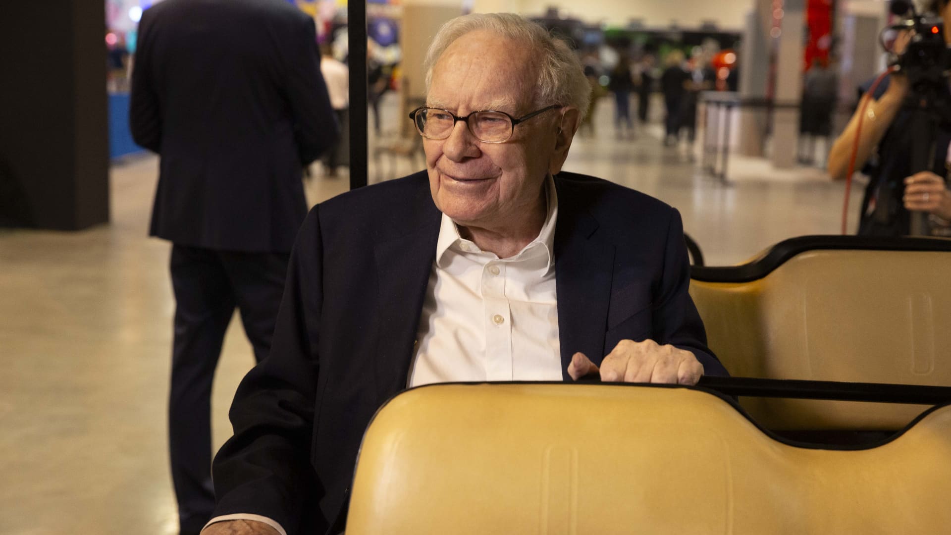 warren-buffett’s-berkshire-trims-bank-of-america-stake-for-the-first-time-since-2019-after-strong-rally