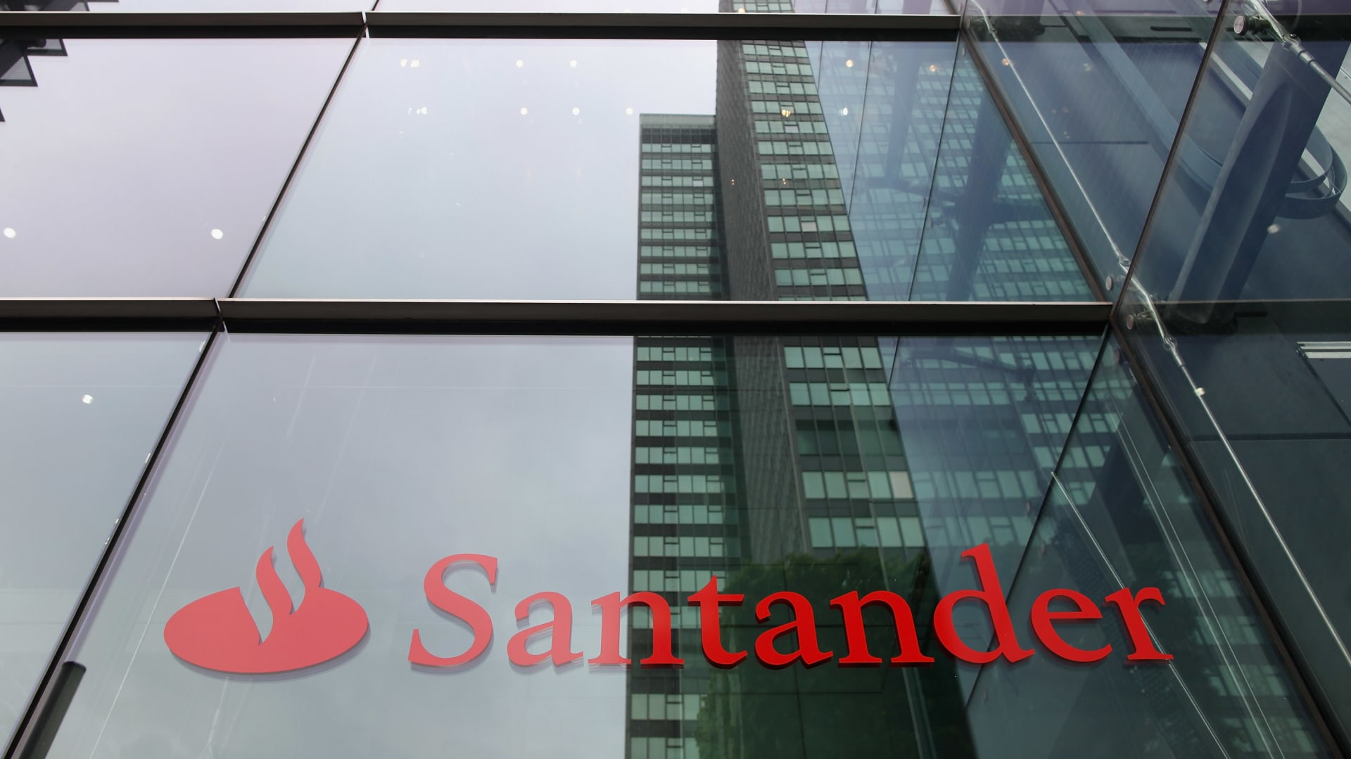 spain’s-santander-posts-20%-hike-in-net-profit-as-retail-business-shines