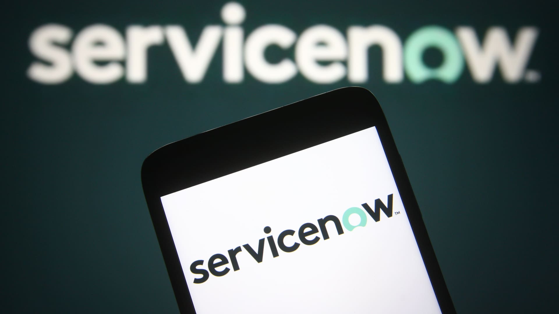 servicenow-raises-annual-subscription-revenue-forecast-on-robust-demand;-coo-resigning-after-government-contract-complaint