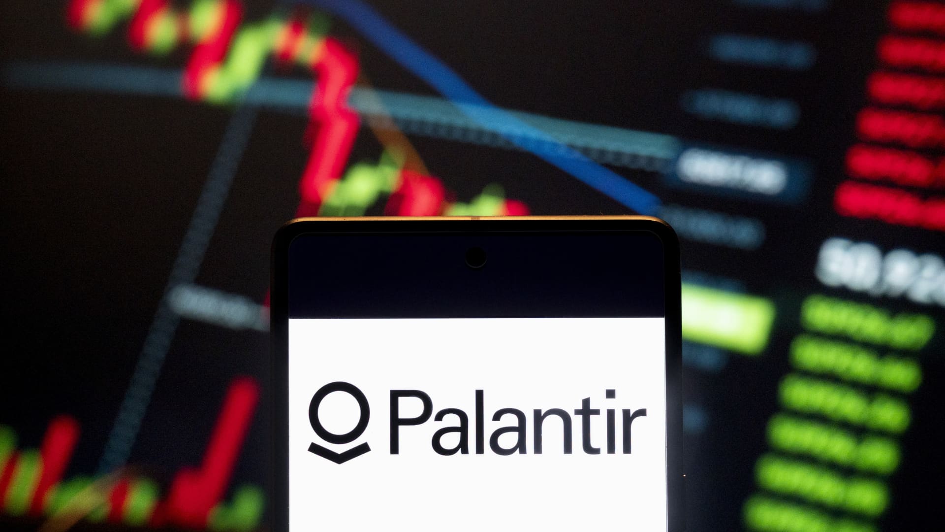 stocks-making-the-biggest-moves-after-hours:-palantir-technologies,-lucid-group,-csx-and-more