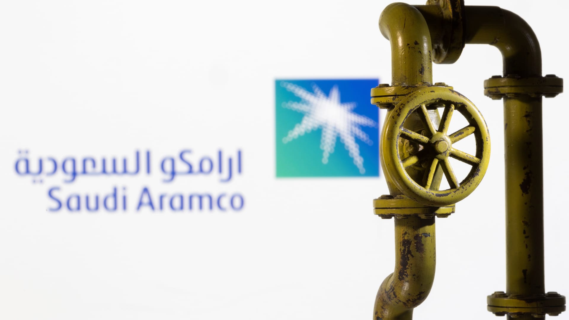 oil-giant-saudi-aramco’s-second-quarter-profit-dips-3%-on-lower-crude-production-volumes