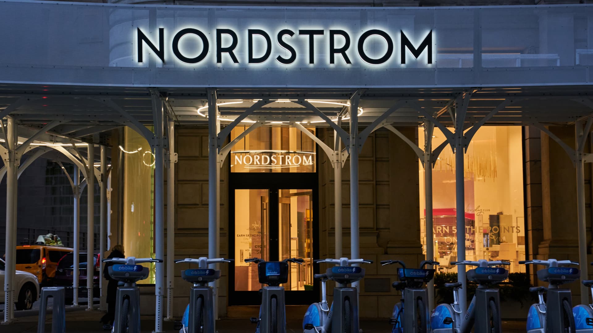 stocks-making-the-biggest-moves-after-hours:-nordstrom,-sentinelone,-ambarella-and-more