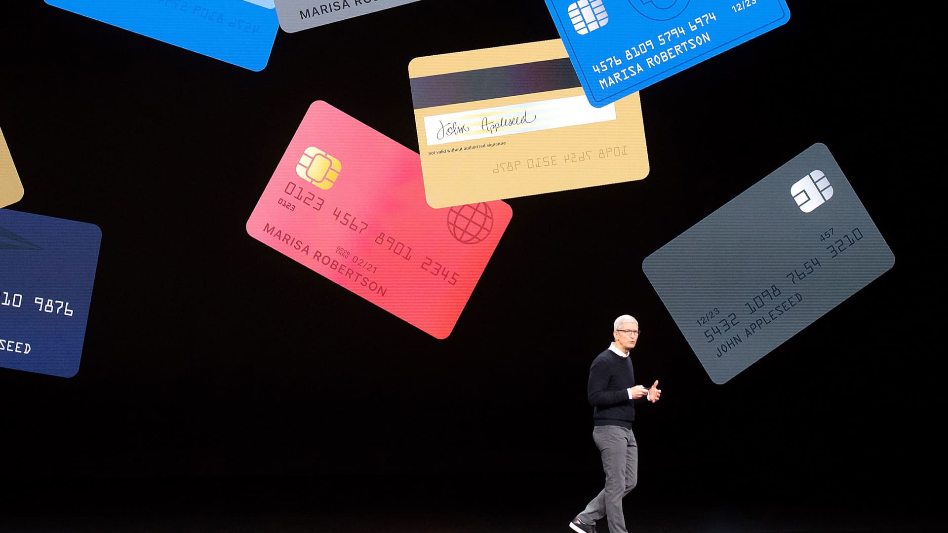 apple-is-in-talks-with-jpmorgan-for-bank-to-take-over-card-from-goldman-sachs