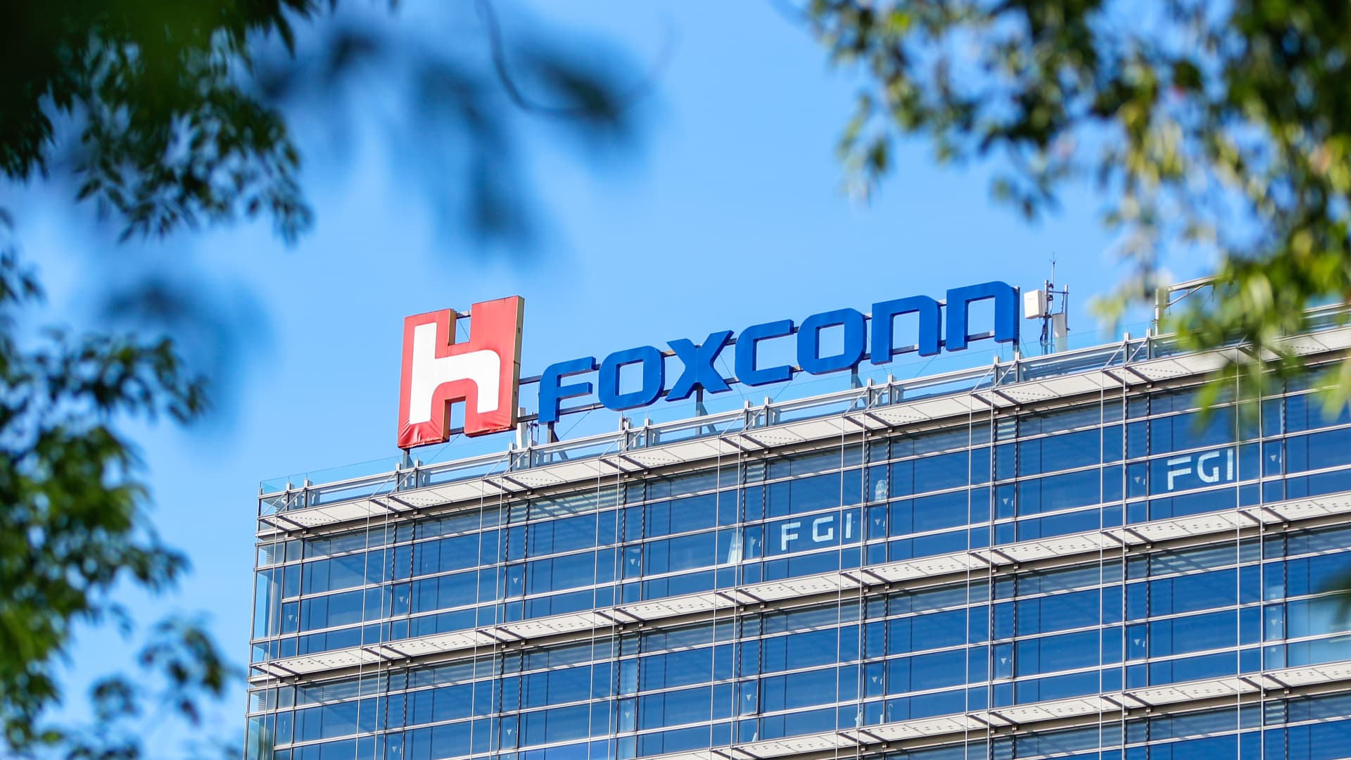 foxconn-beats-estimates-with-record-third-quarter-revenue-on-ai-demand