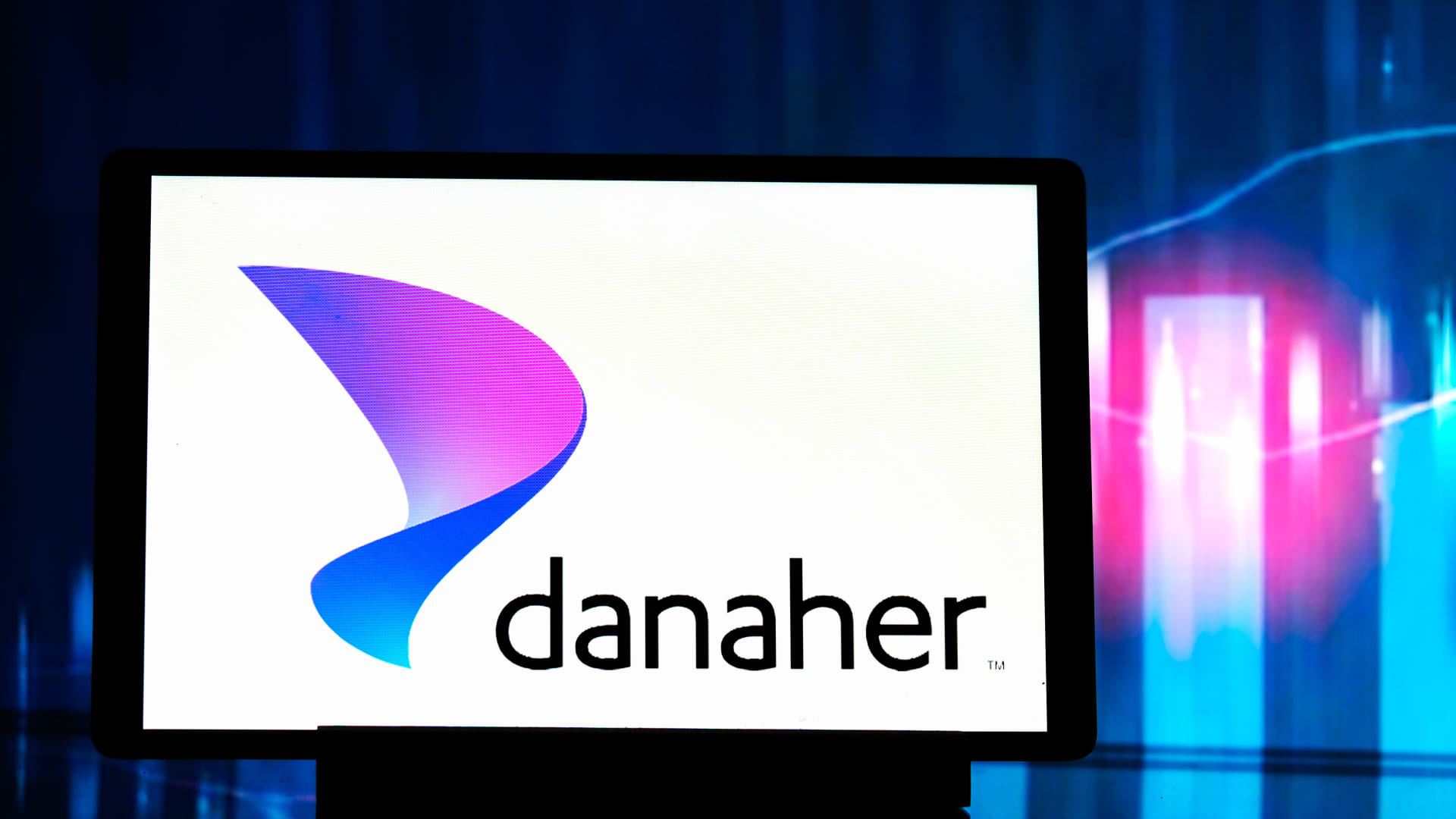 danaher-returns-a-key-business-to-growth,-and-we’re-raising-our-stock-rating-back-to-buy