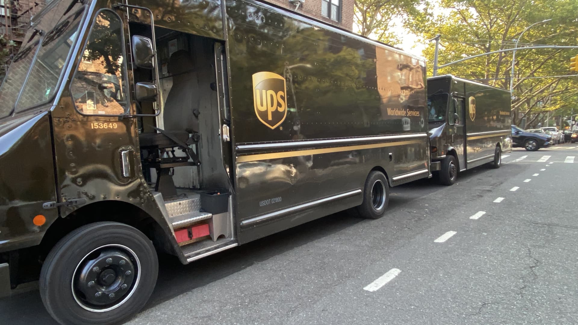 ups-reports-rise-in-third-quarter-profit-on-rebounding-volumes,-cost-cuts