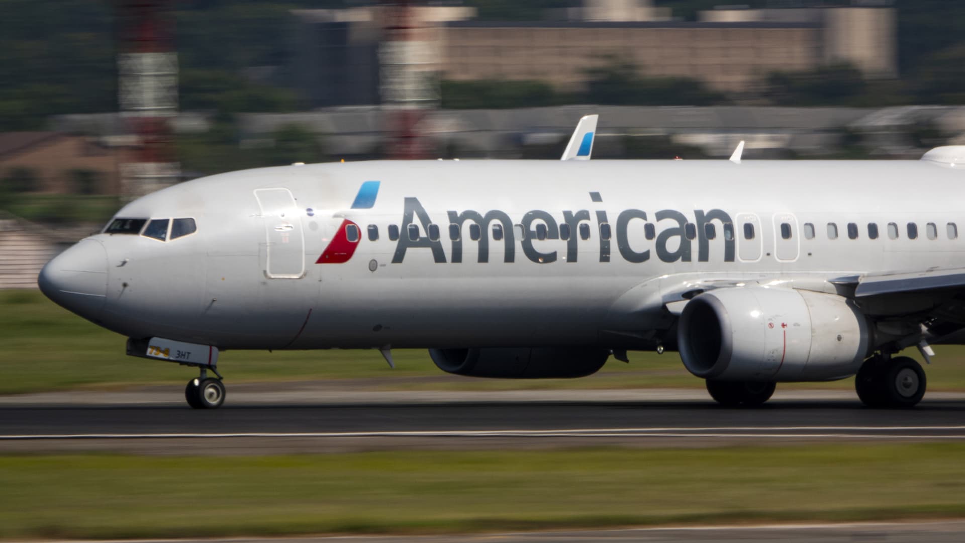 American Airlines lifts 2024 profit forecast after sales strategy shift, posts third-quarter loss